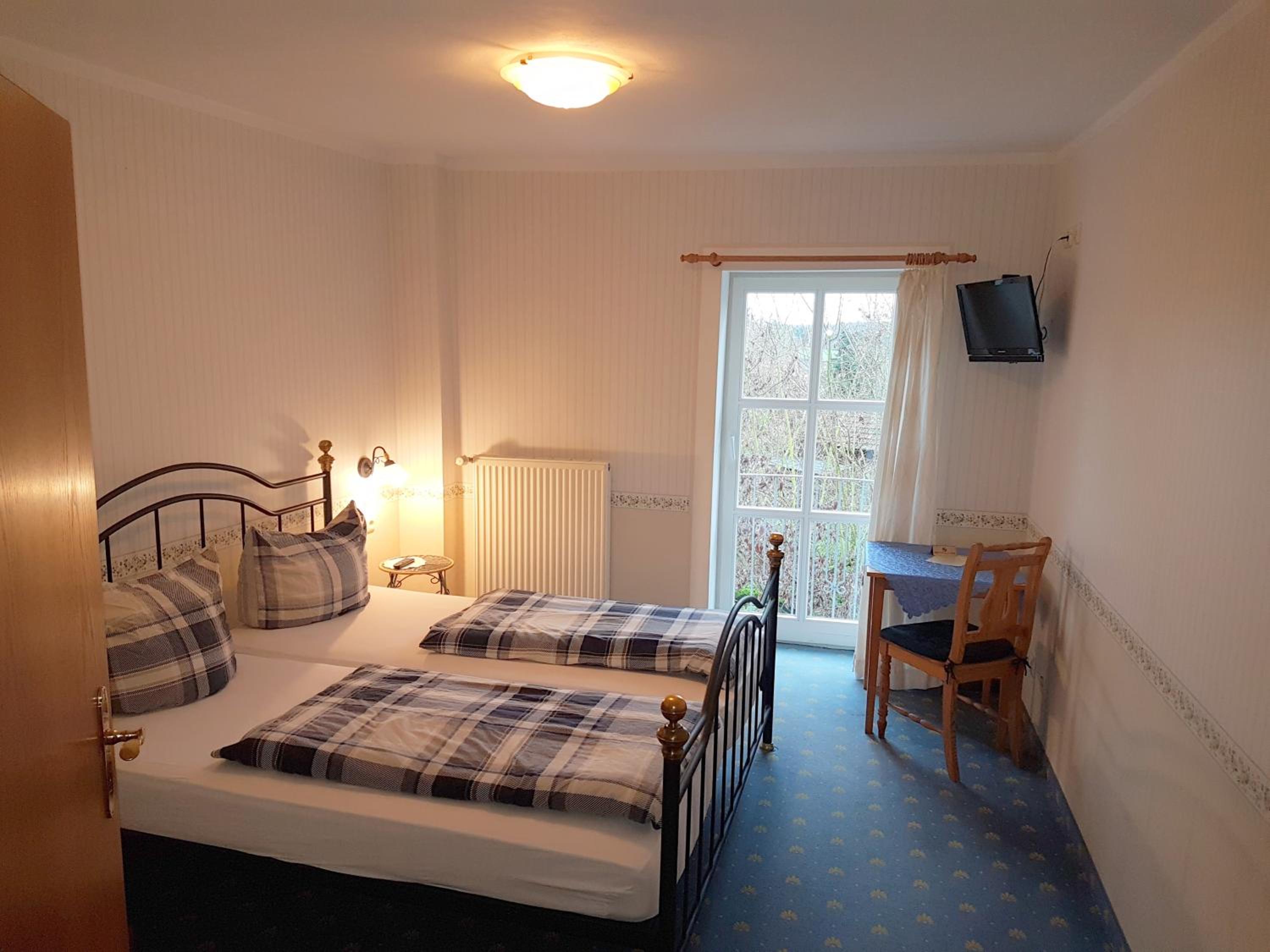 Double Room - Photo 5