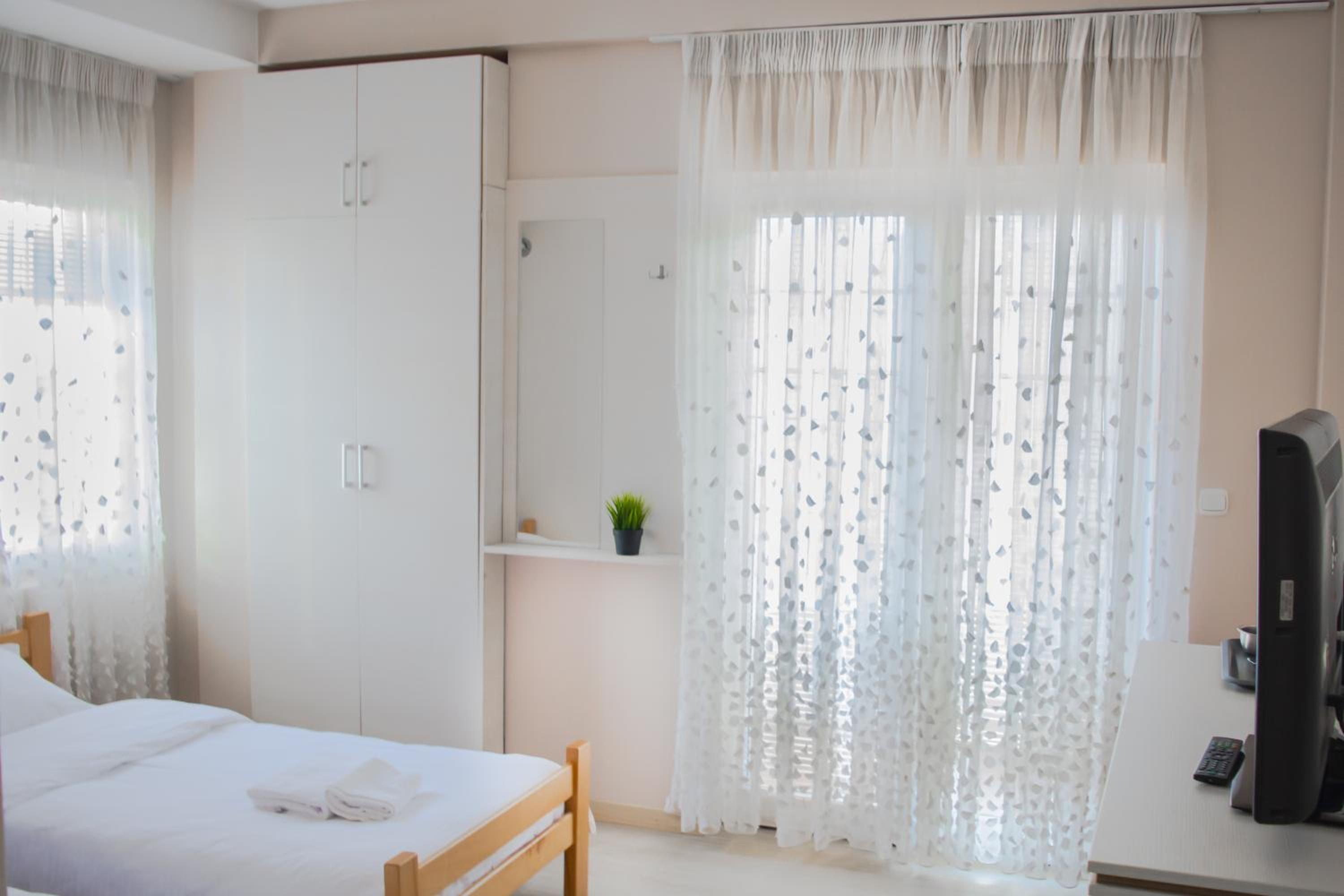Double Room - Photo 18