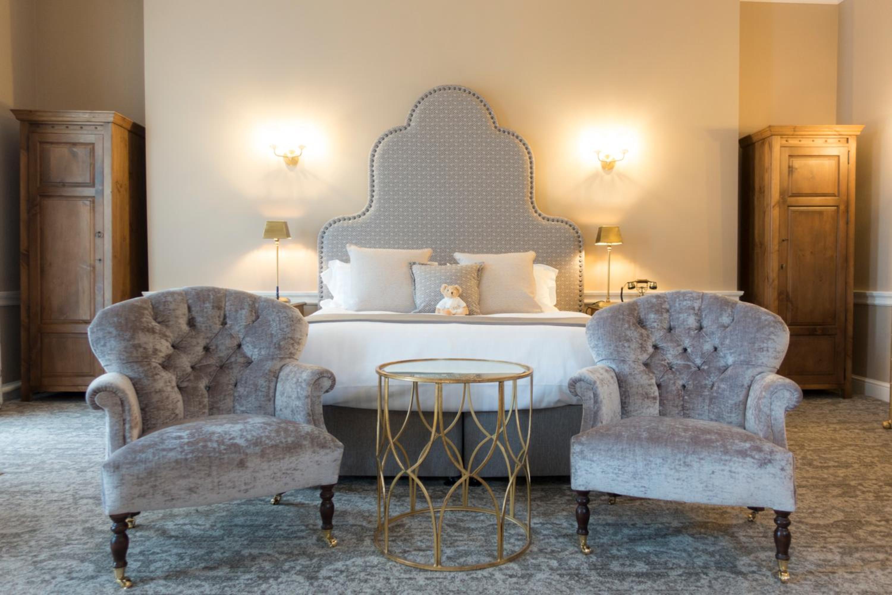 Luxury Suite - Photo 5