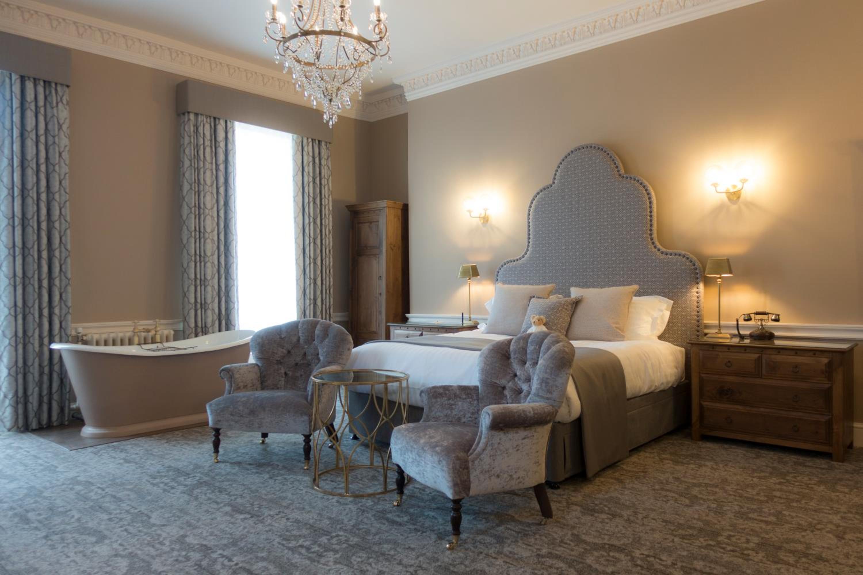 Luxury Suite - Photo 4