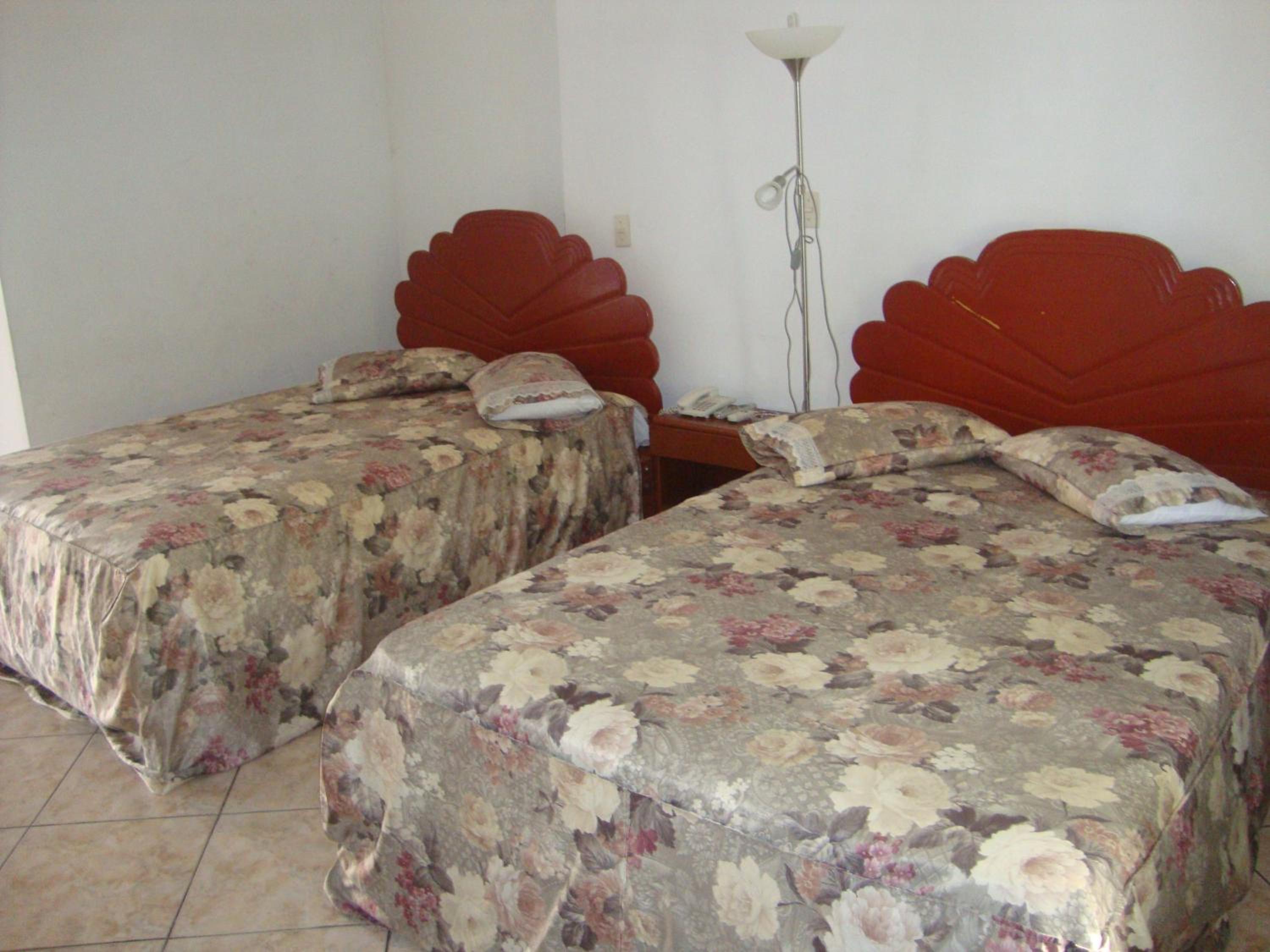 Standard Double Room with Two Double Beds photo 2