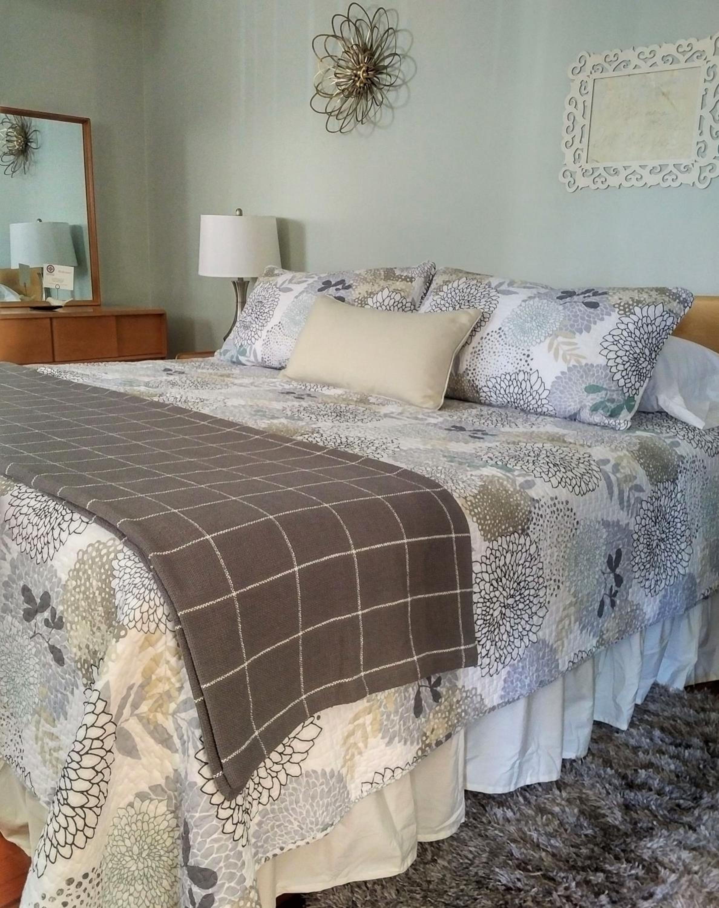 Deluxe King Room photo 1