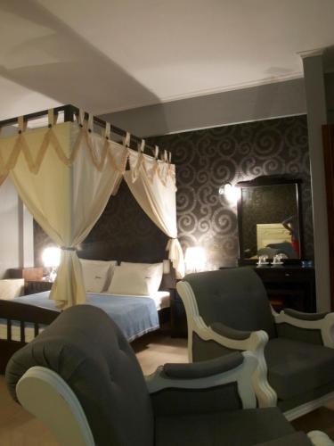 Suite - Photo 11