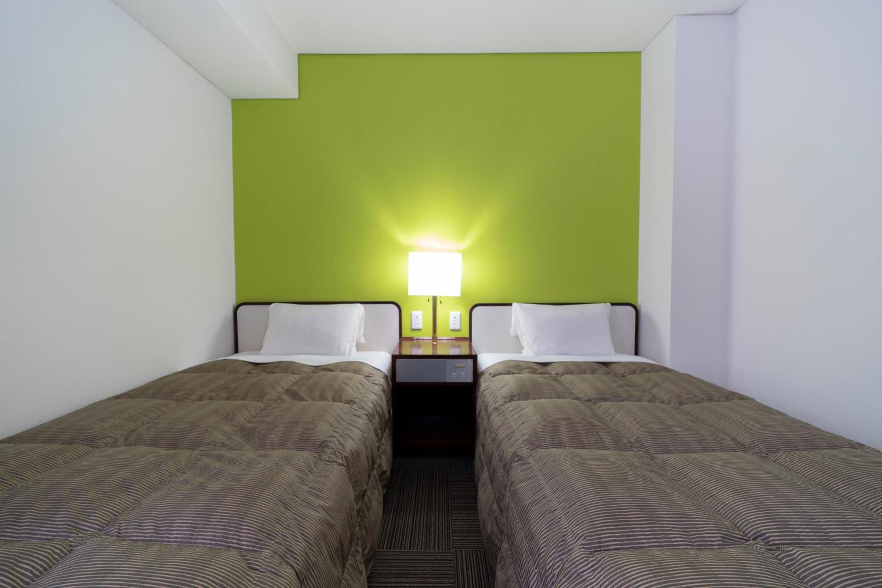 Twin Room - Non-Smoking - Photo 6