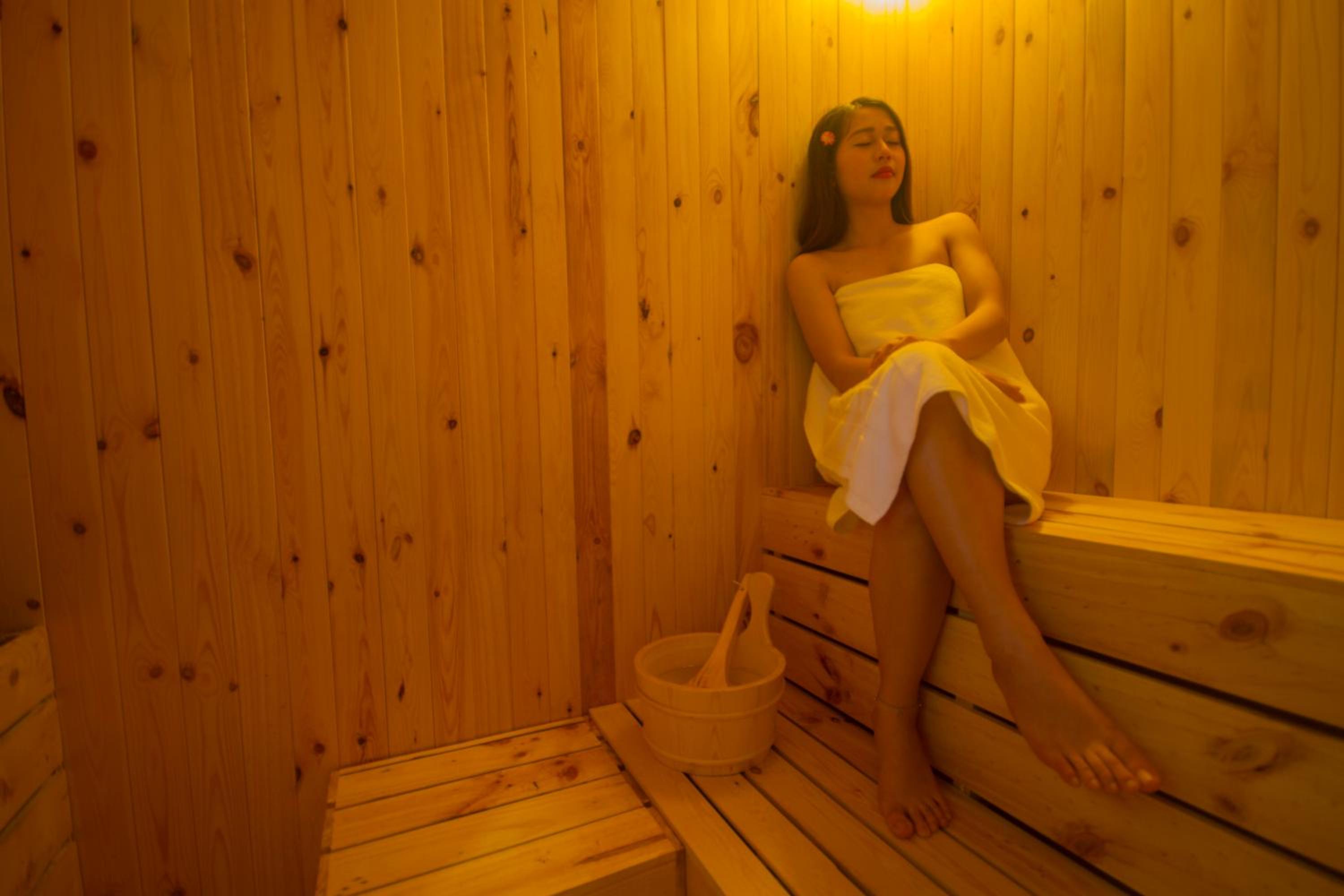 Deluxe Studio Double with Bathtub - Photo 15