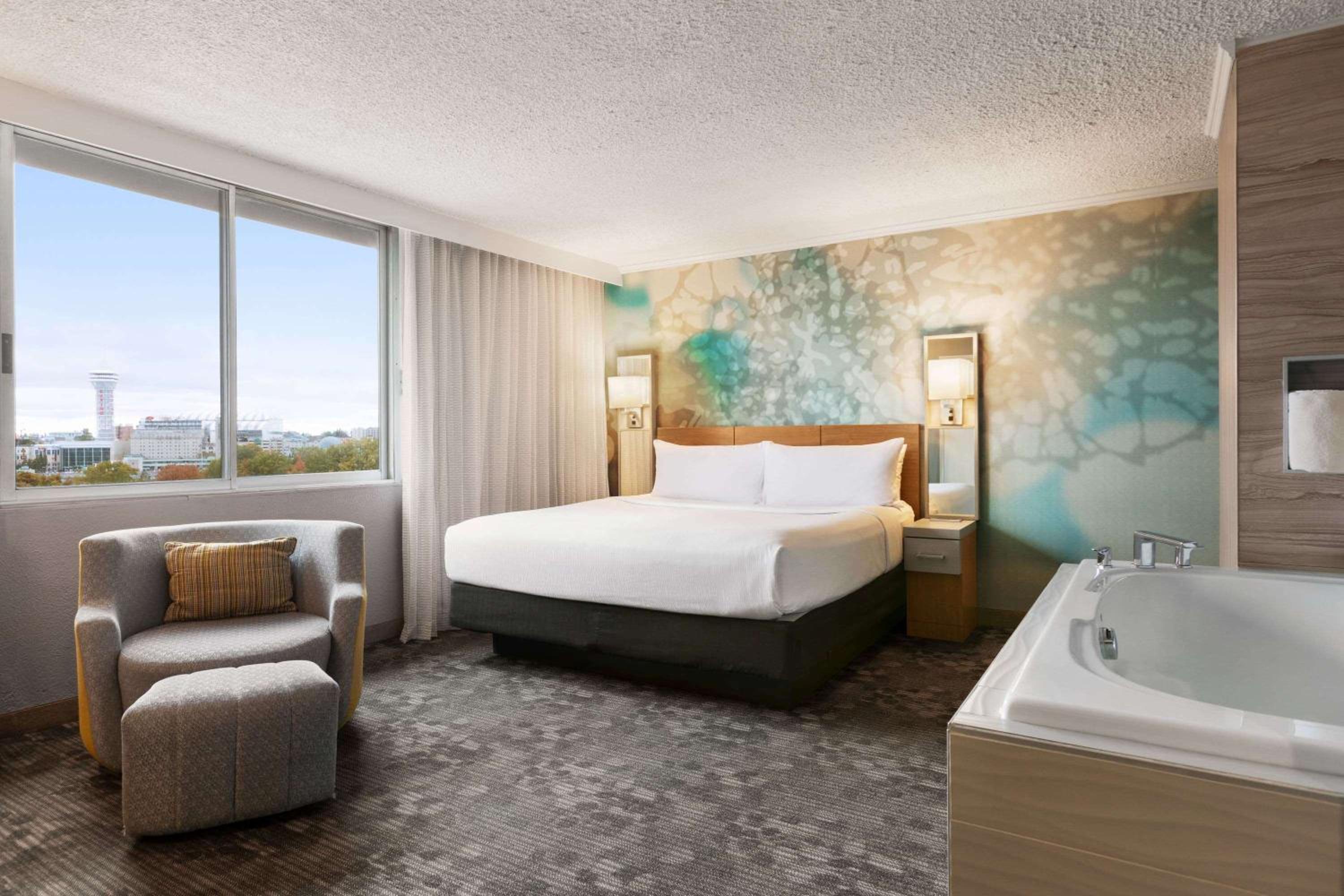 King Suite - Photo 1
