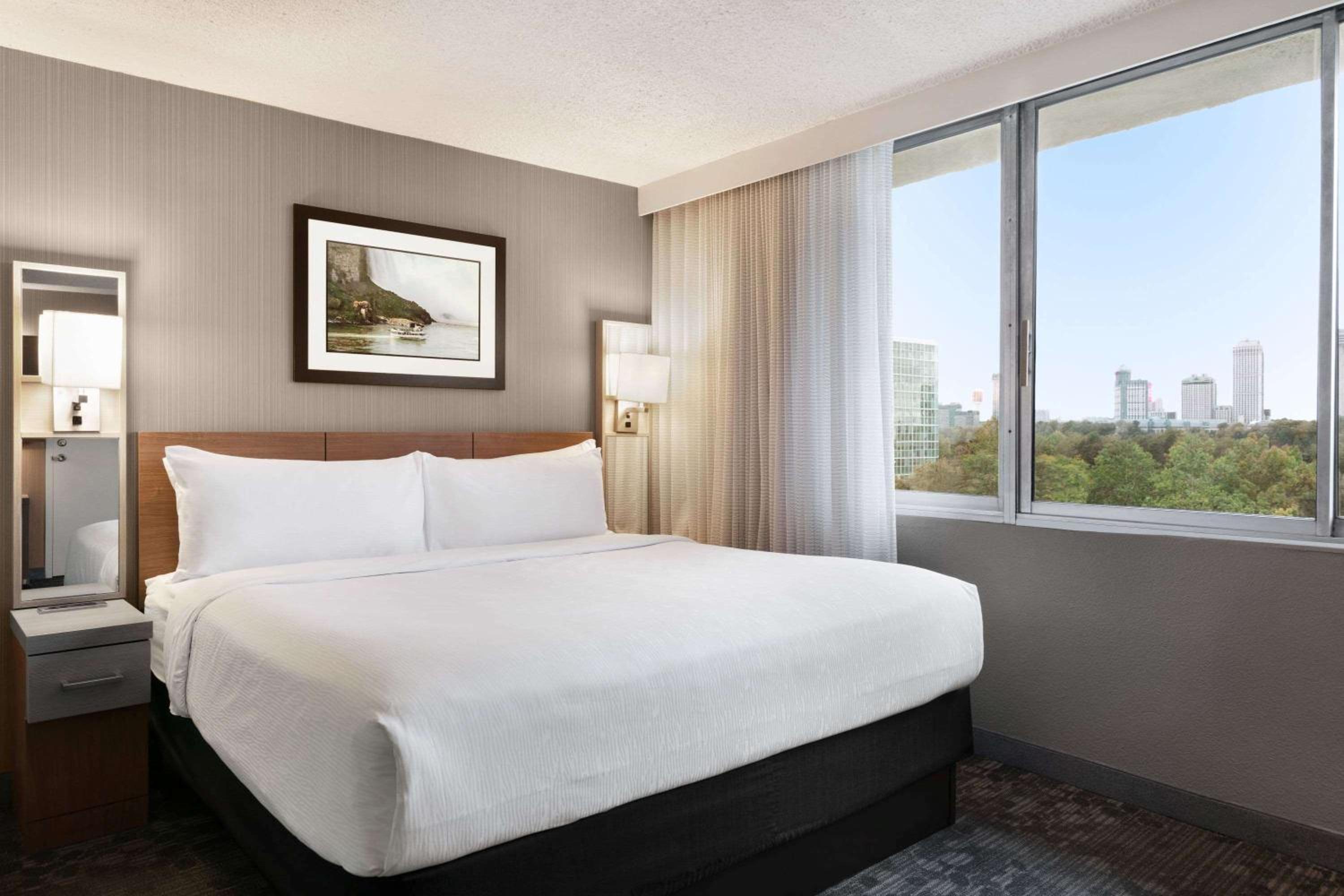 Deluxe King Room - Photo 1