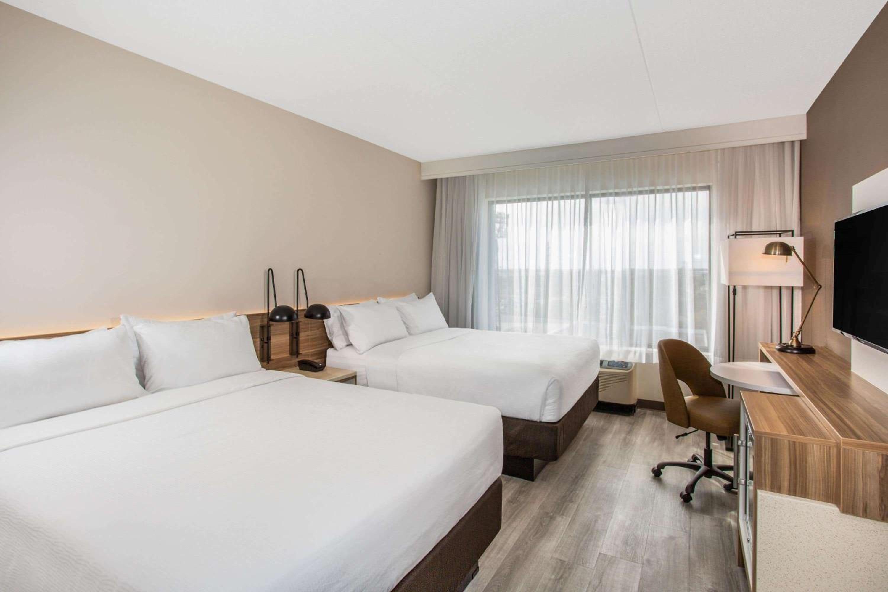 One-Bedroom Suite with Two Queen Beds - Non-Smoking