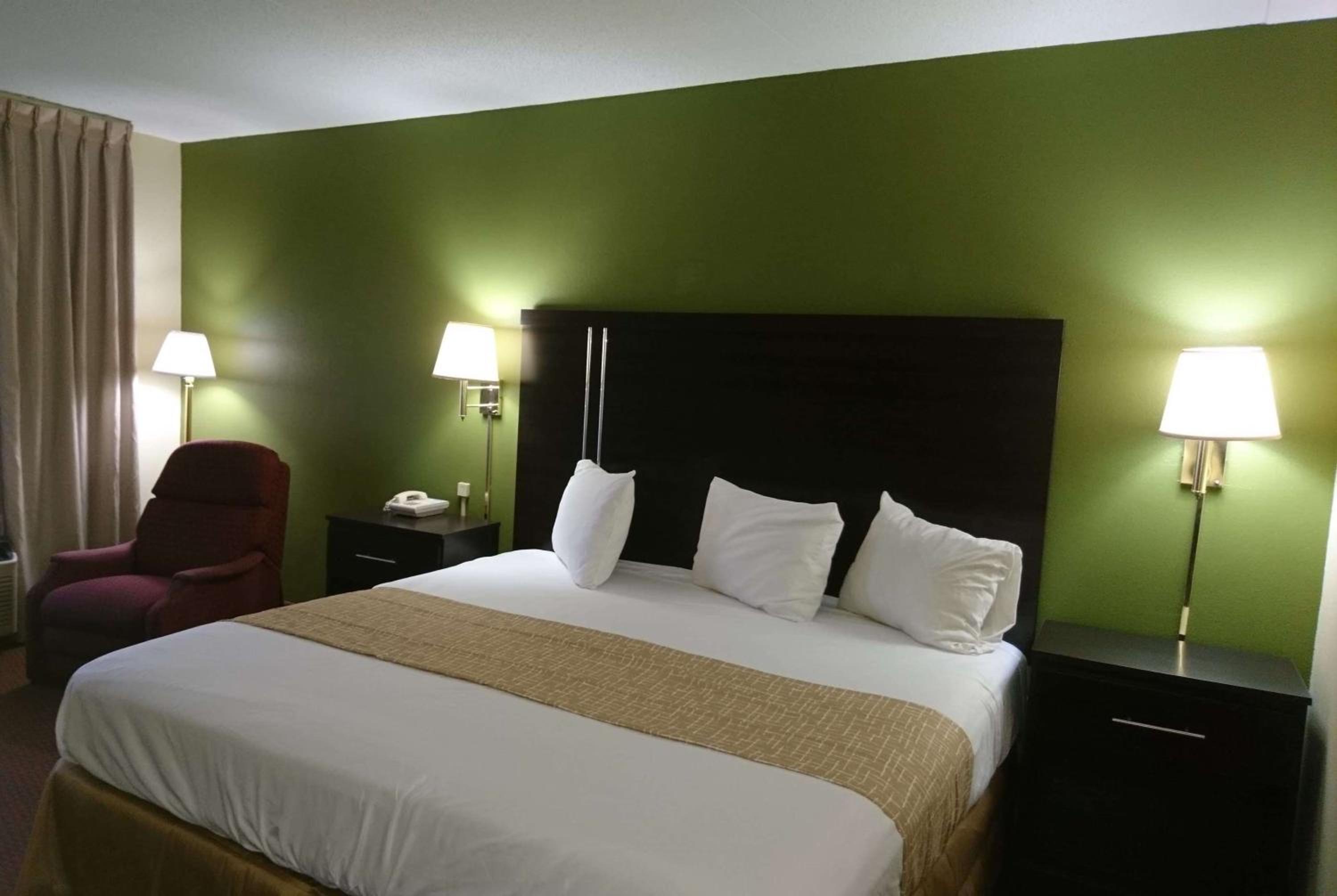 King Room - Disability Access/Non-Smoking photo 2
