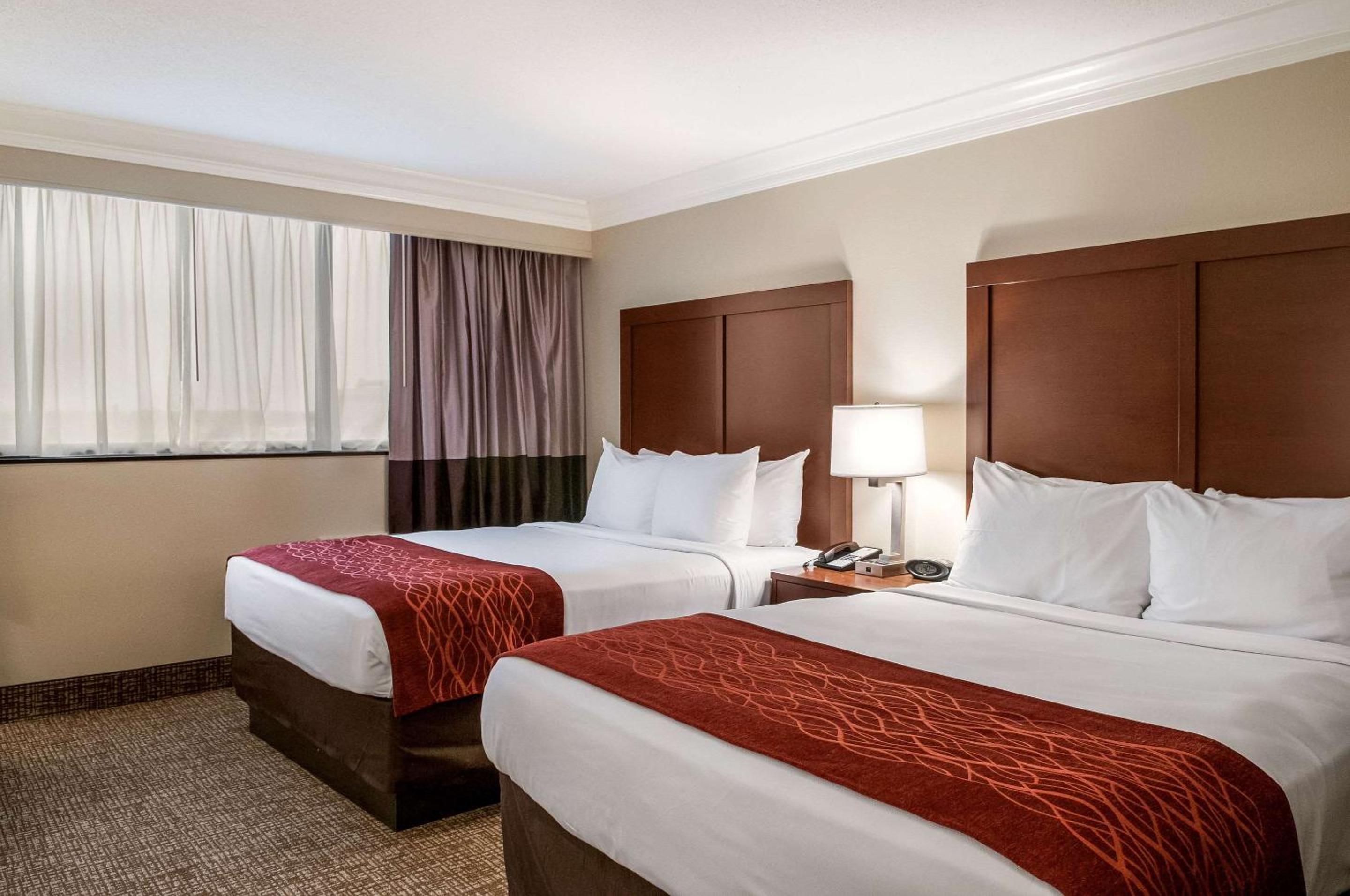 Queen Room with Two Queen Beds - Non-Smoking - Photo 1
