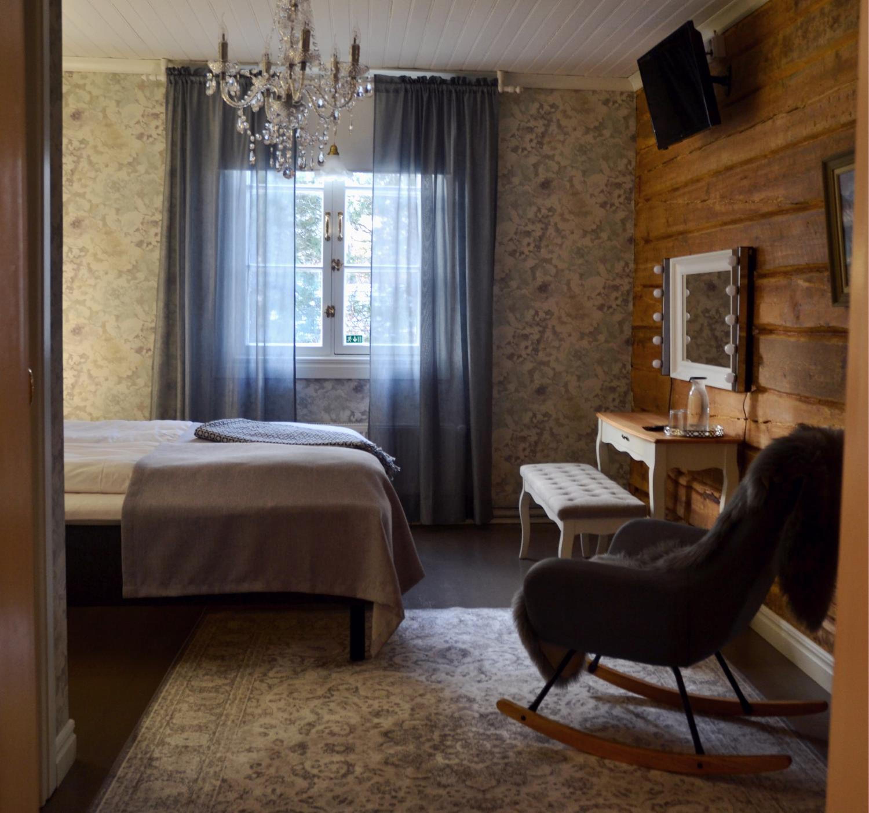 Twin Room with Shared Bathroom