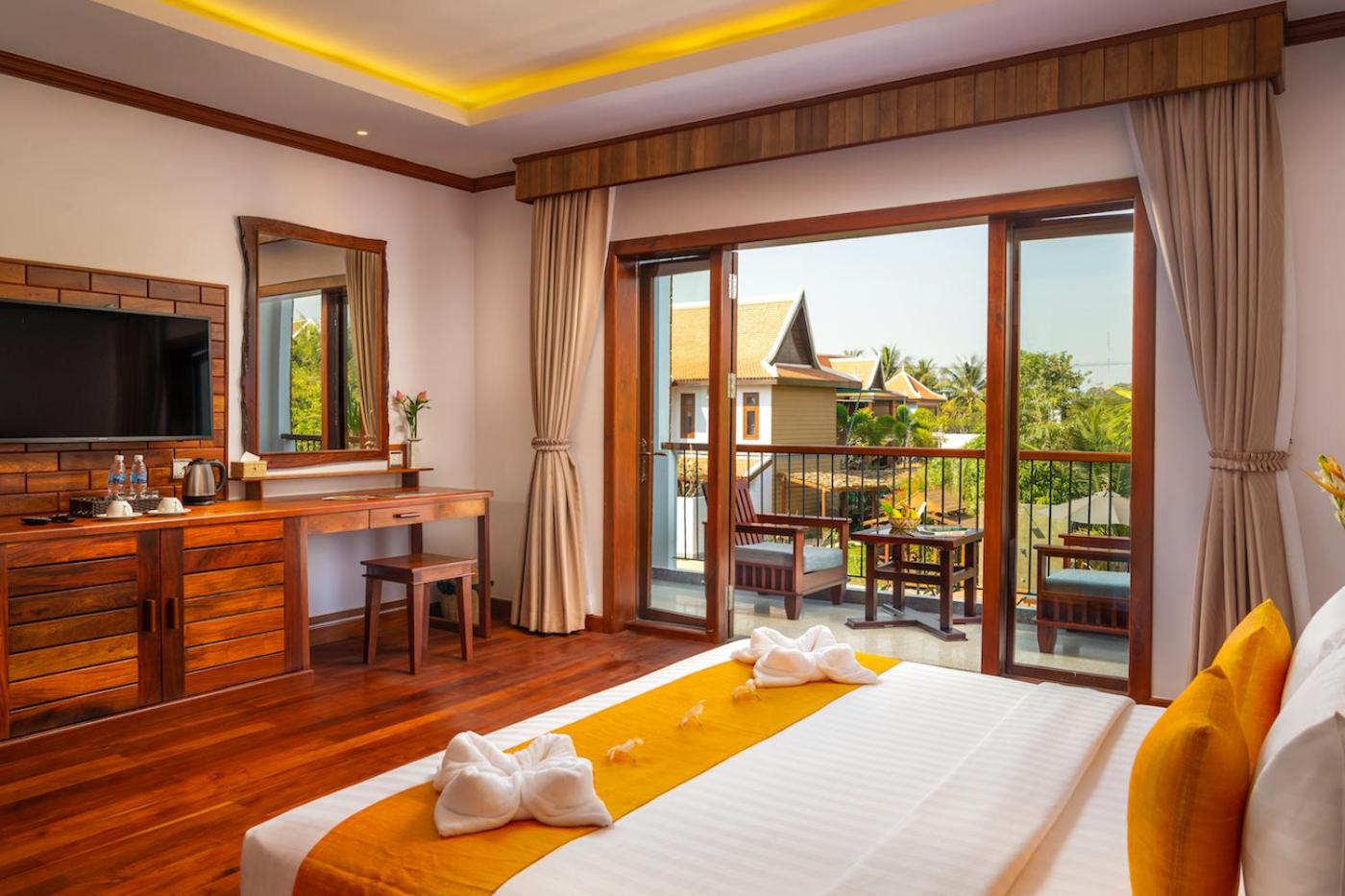 Deluxe Double -Modern style- Pool view with Private balcony photo 1