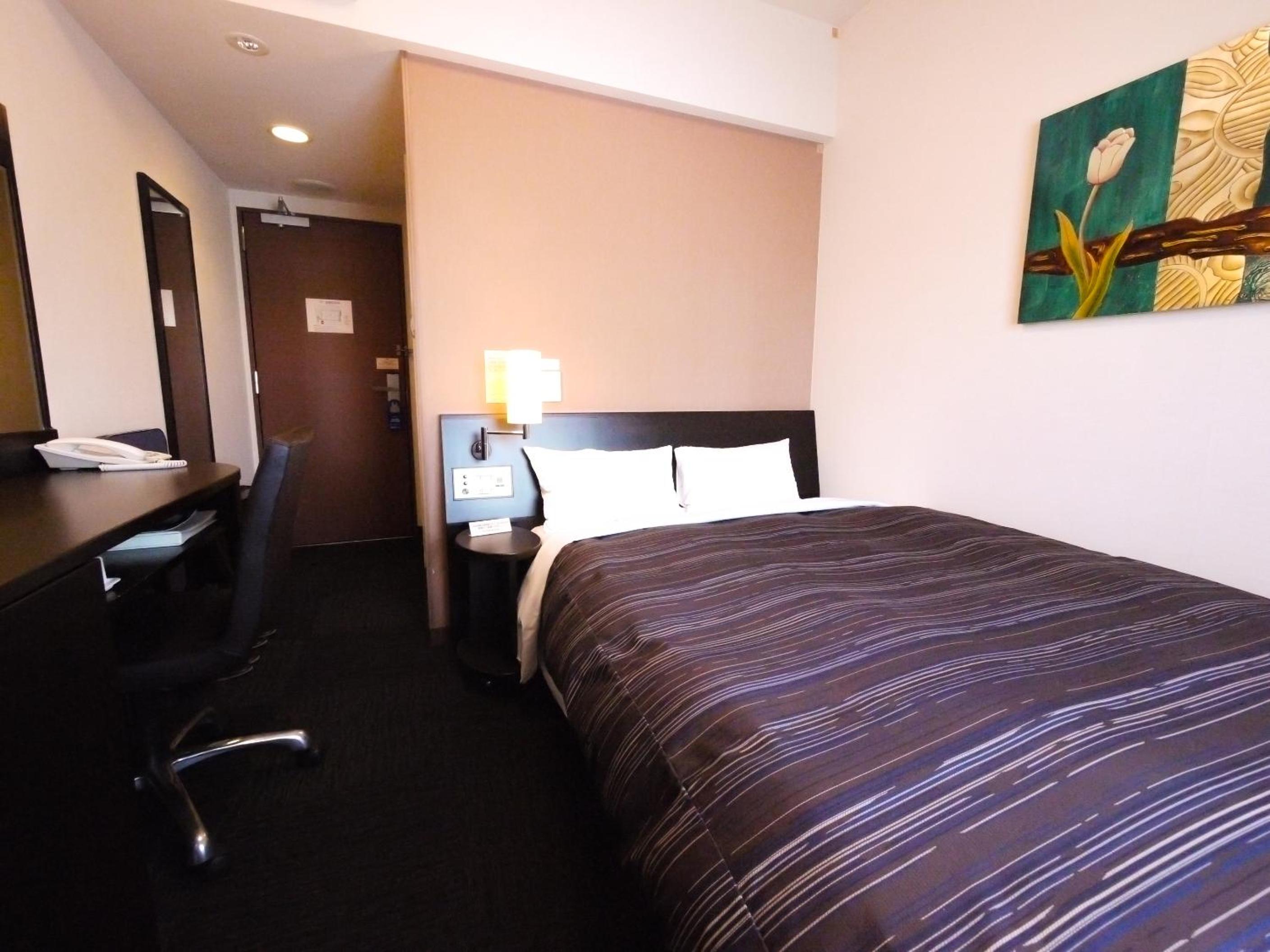 Comfort Double Room with Small Double Bed - Non-Smoking photo 3