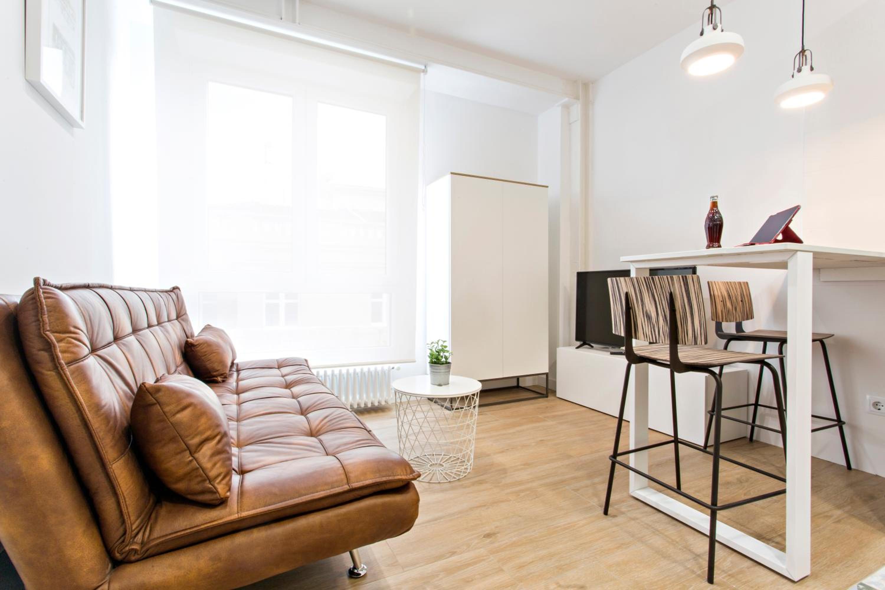 One-Bedroom Apartment - Photo 6