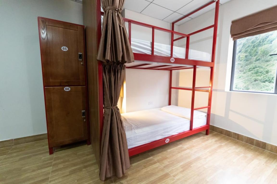 Bed in 6-Bed Mixed Dormitory Room photo 1
