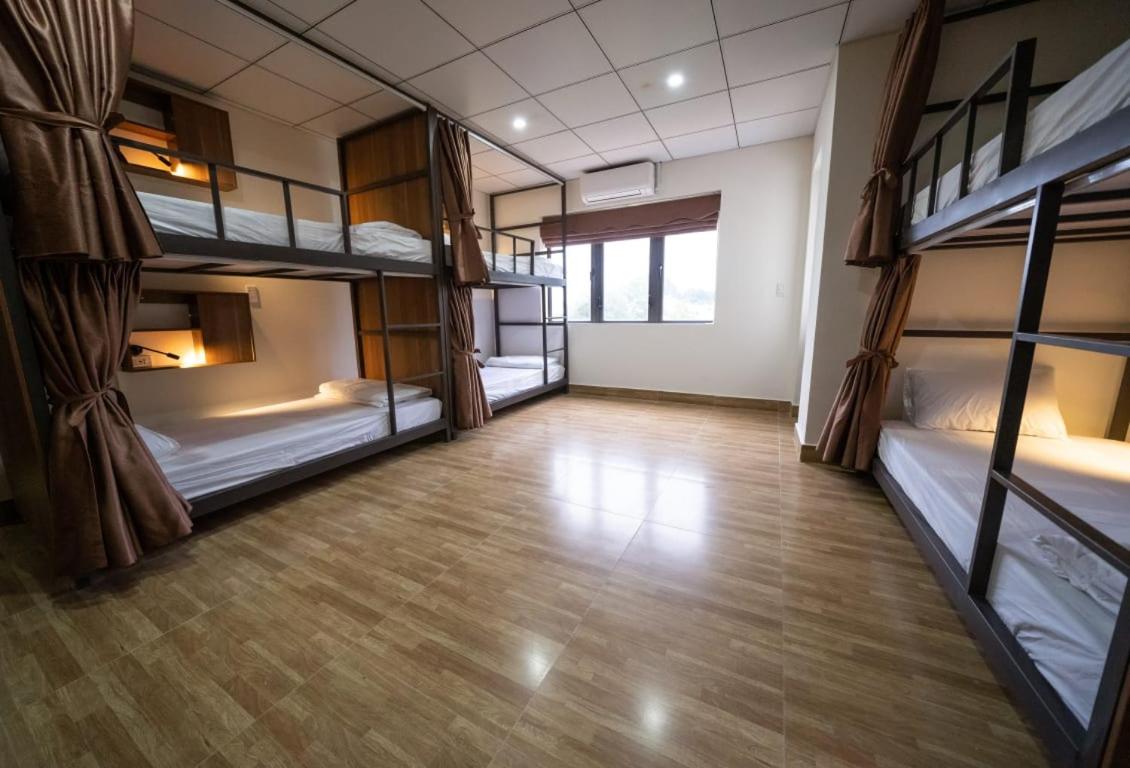 Bed in 8-Bed Mixed Dormitory Room photo 1