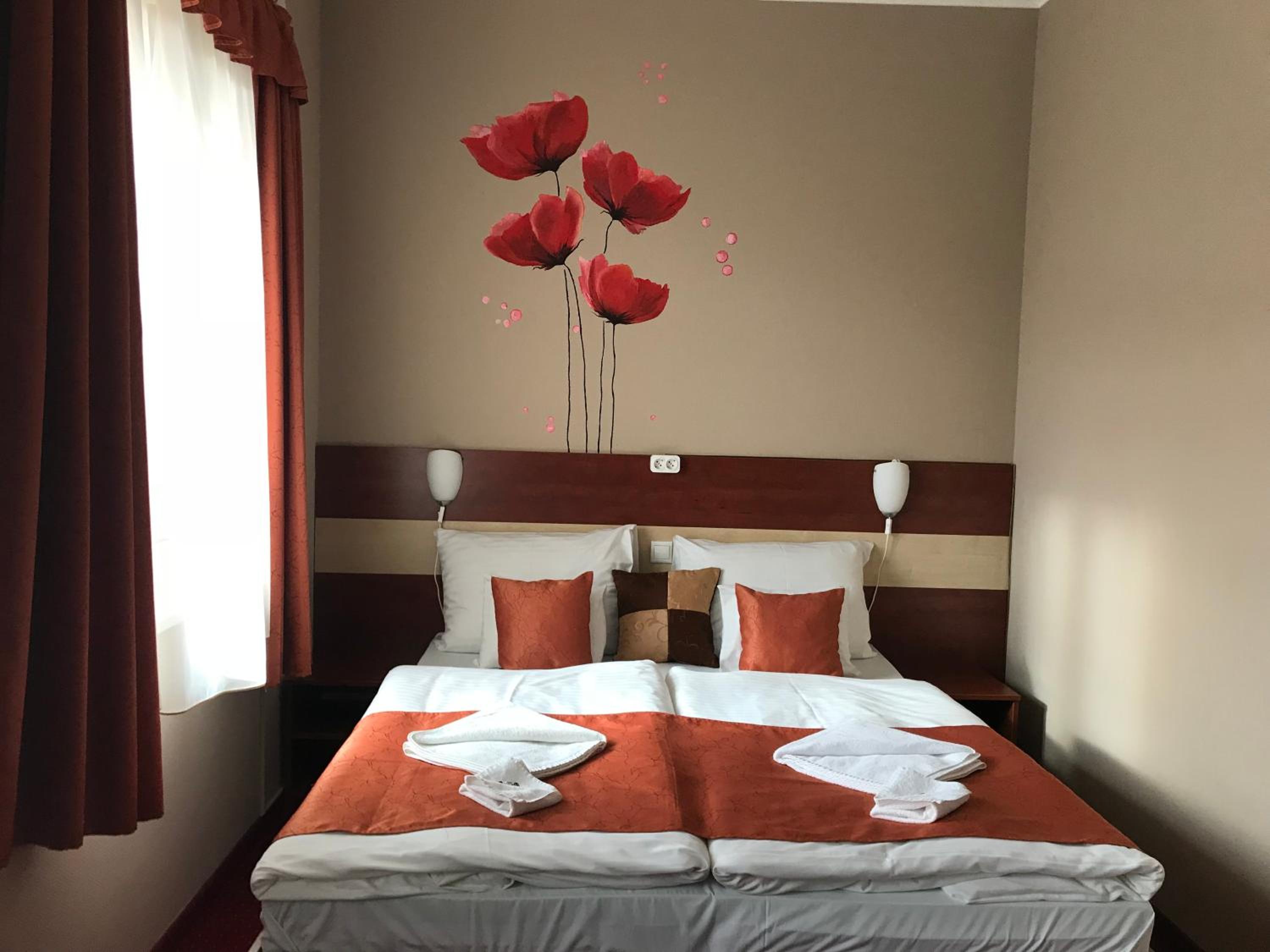 Double or Twin Room - Photo 5