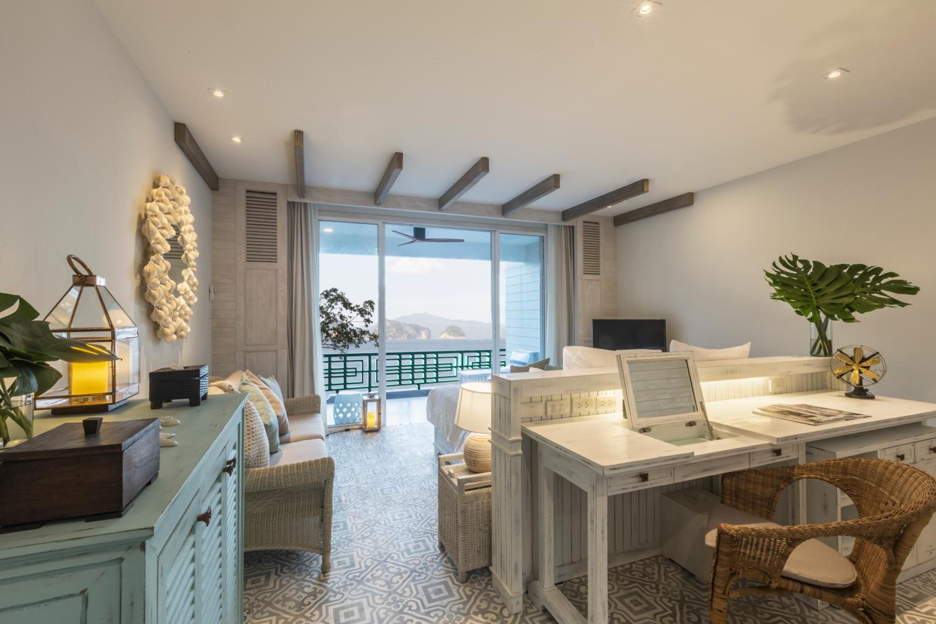 Deluxe Double or Twin Room with Ocean View