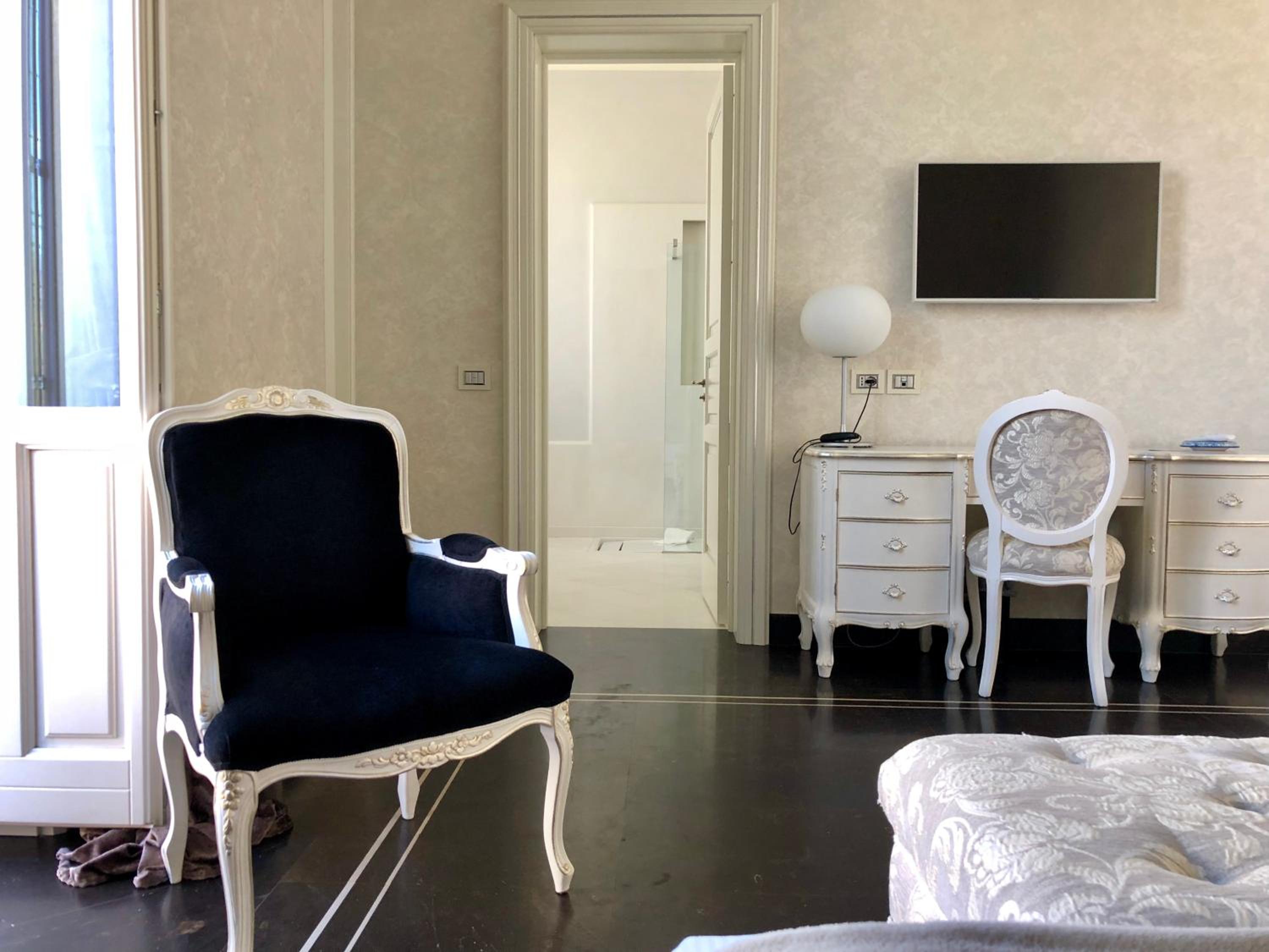 Deluxe Queen Room - Photo 37