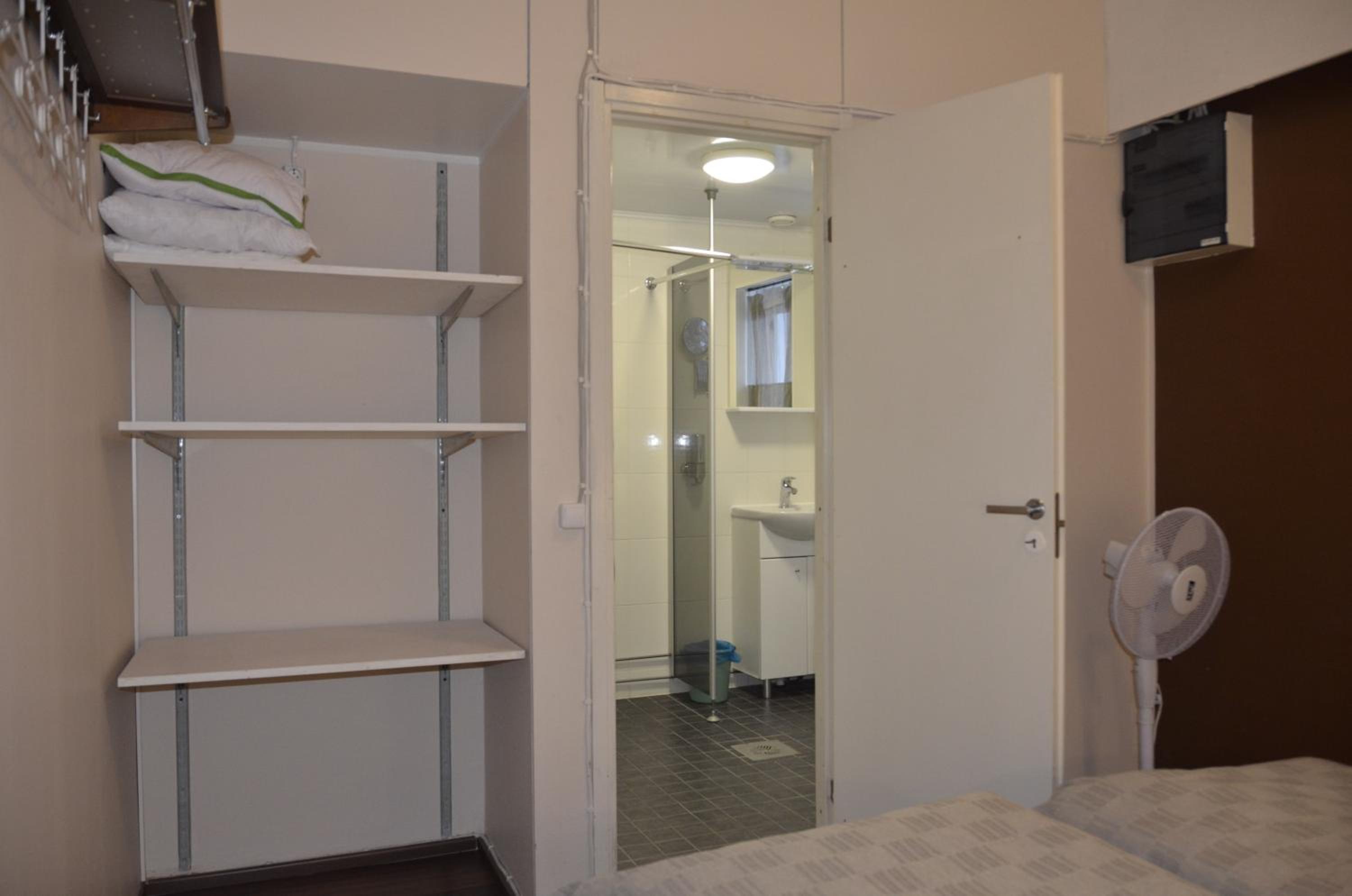 Two-Room Apartment with One Bedroom, Private Bathroom and Kitchen - Photo 15