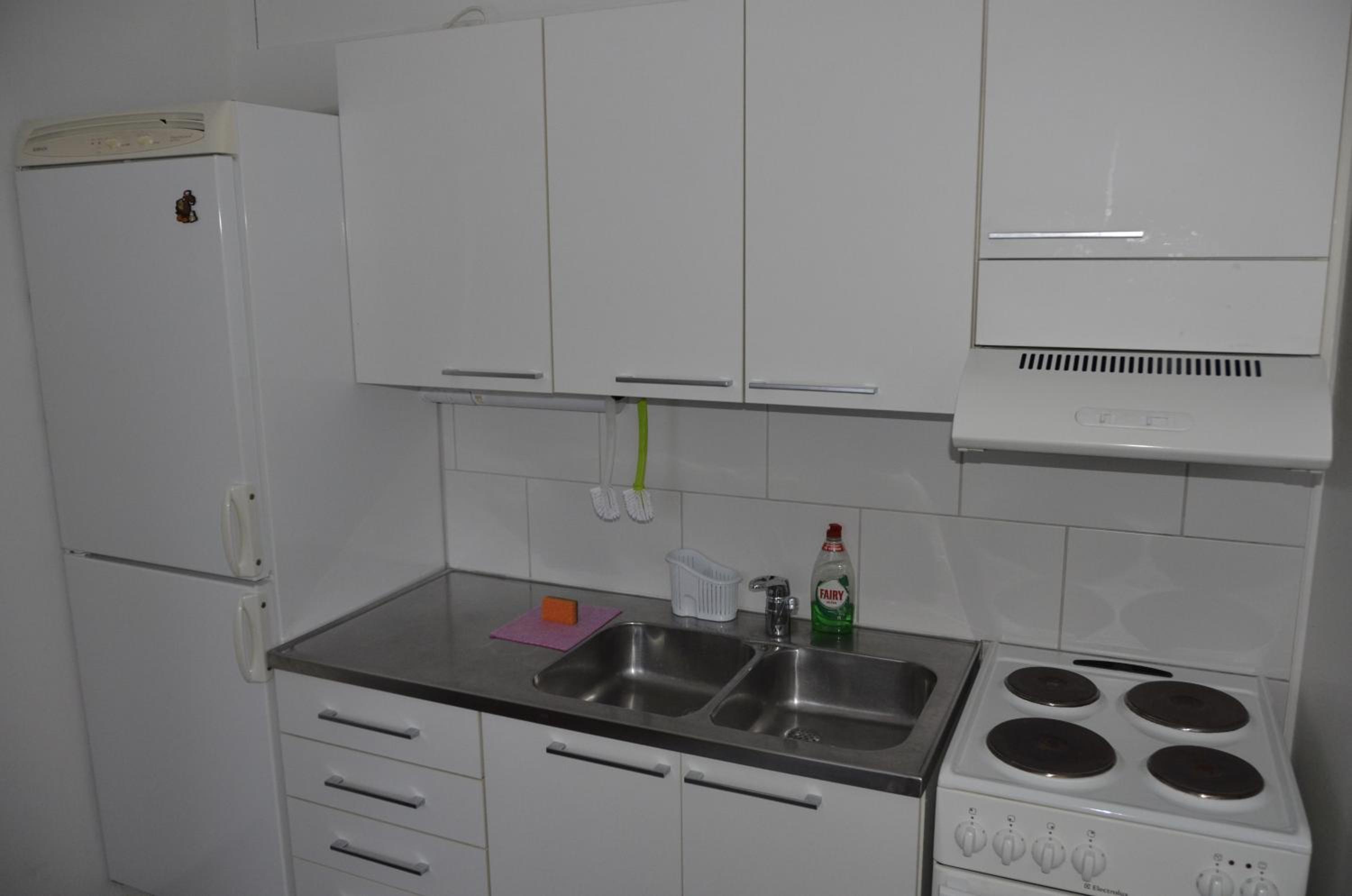 Two-Room Apartment with One Bedroom, Private Bathroom and Kitchen - Photo 5