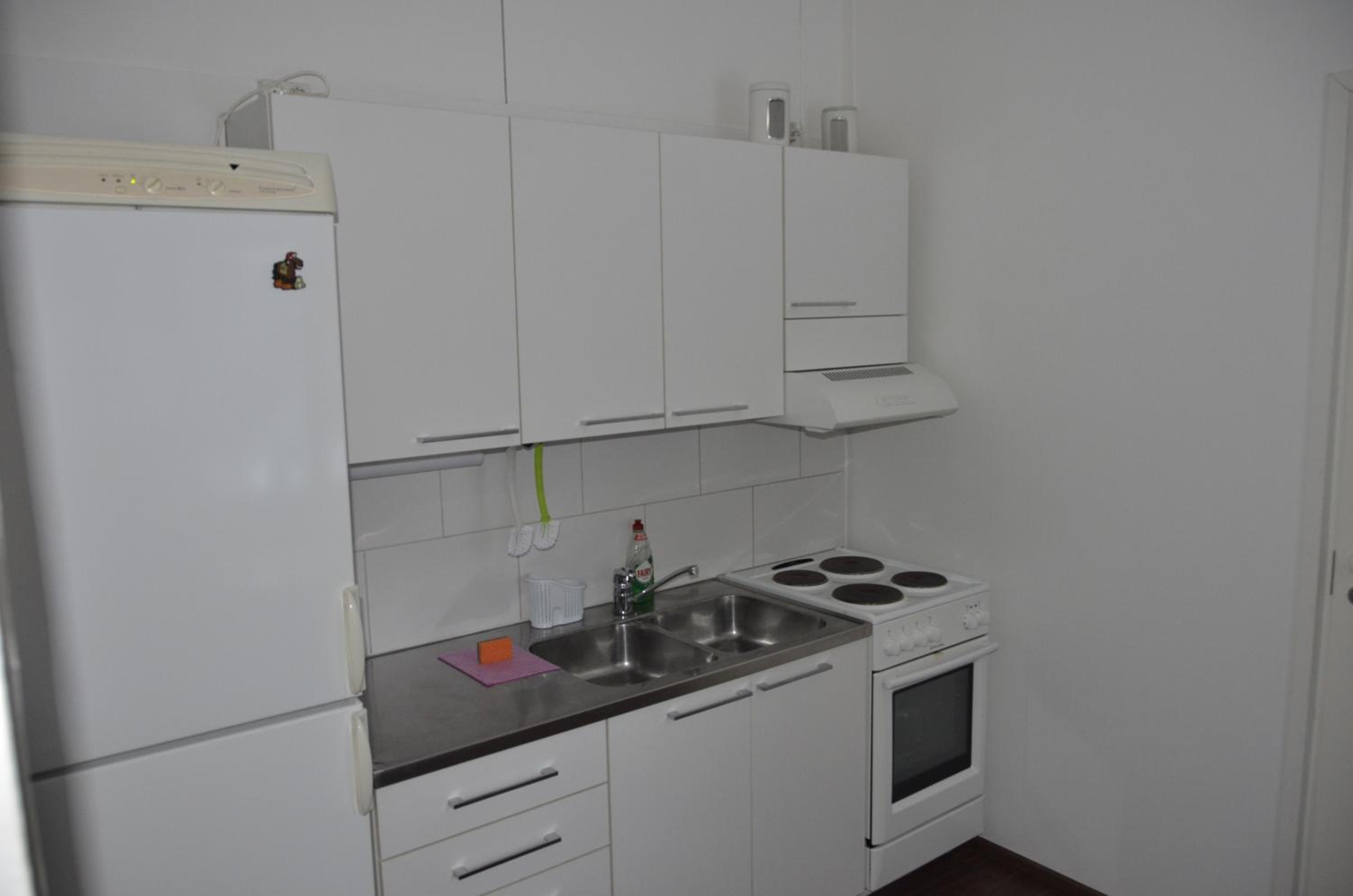 Two-Room Apartment with One Bedroom, Private Bathroom and Kitchen - Photo 4