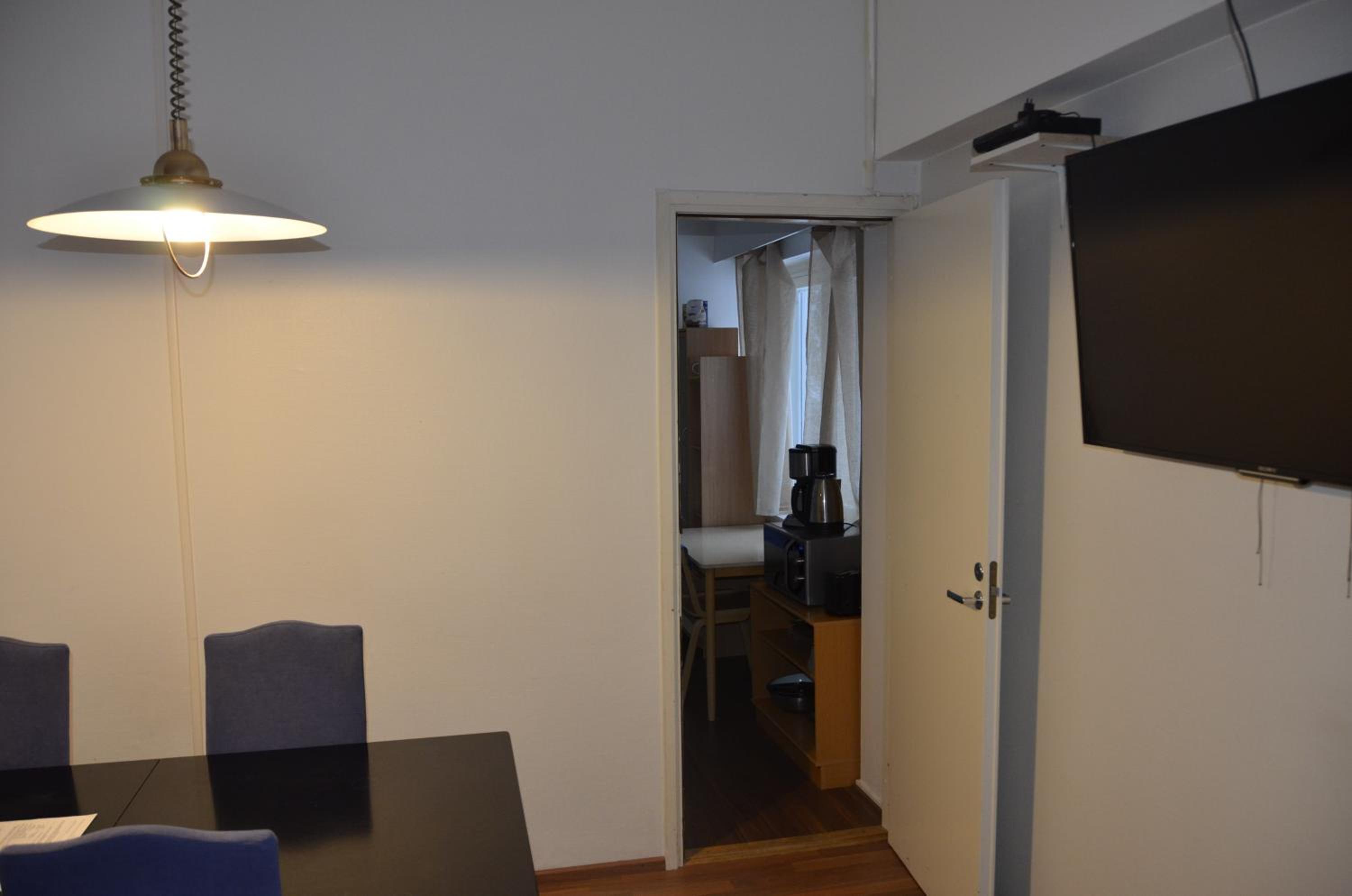 Two-Room Apartment with One Bedroom, Private Bathroom and Kitchen - Photo 12