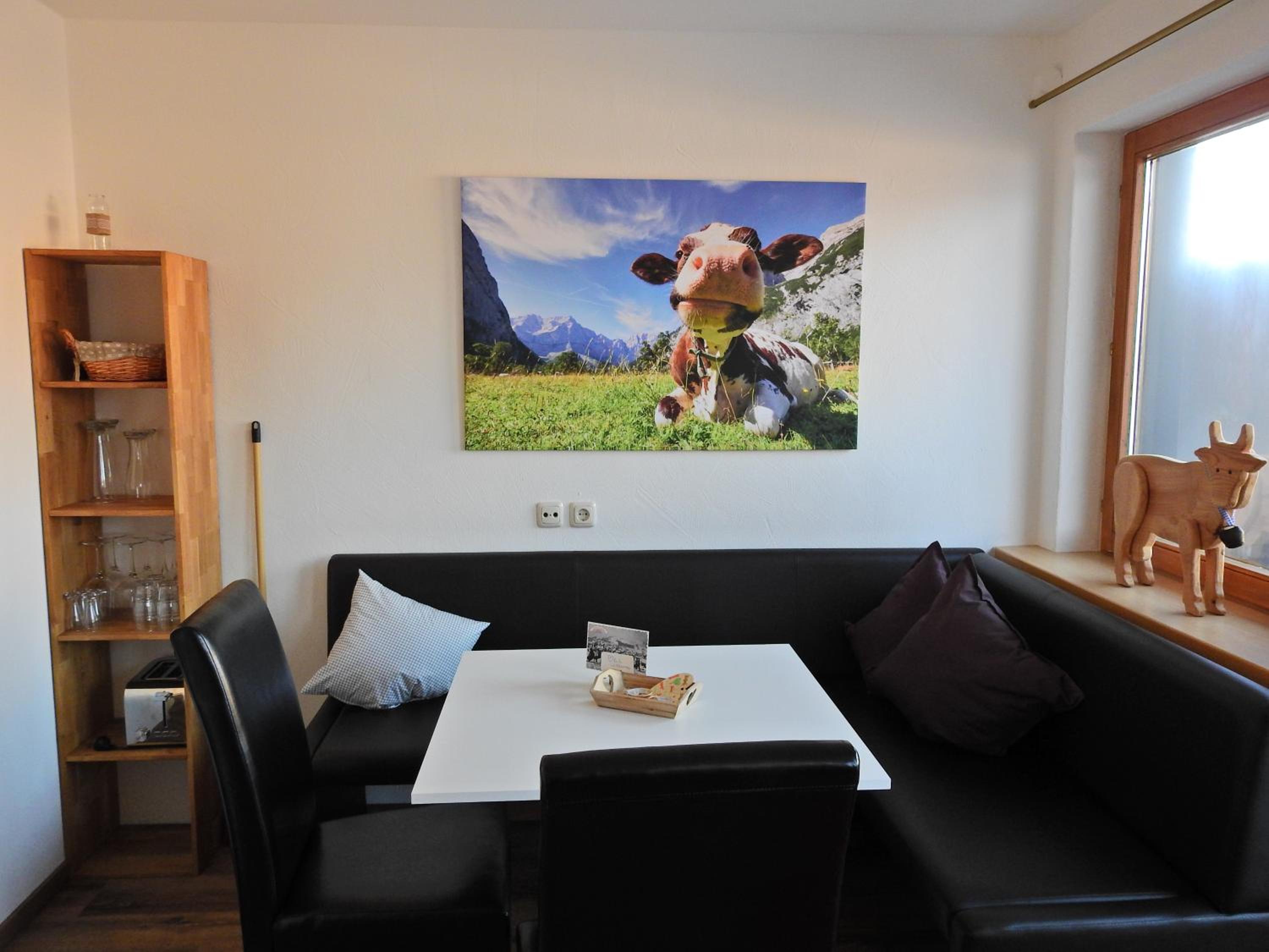 3-Rooms Apartment with big Balcony and Mountain View photo 3