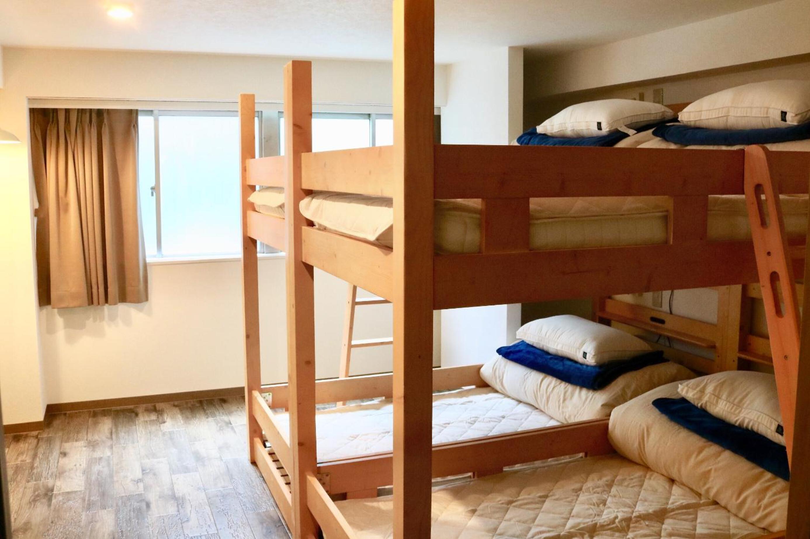 Quadruple Room with Shared Bathroom photo 3