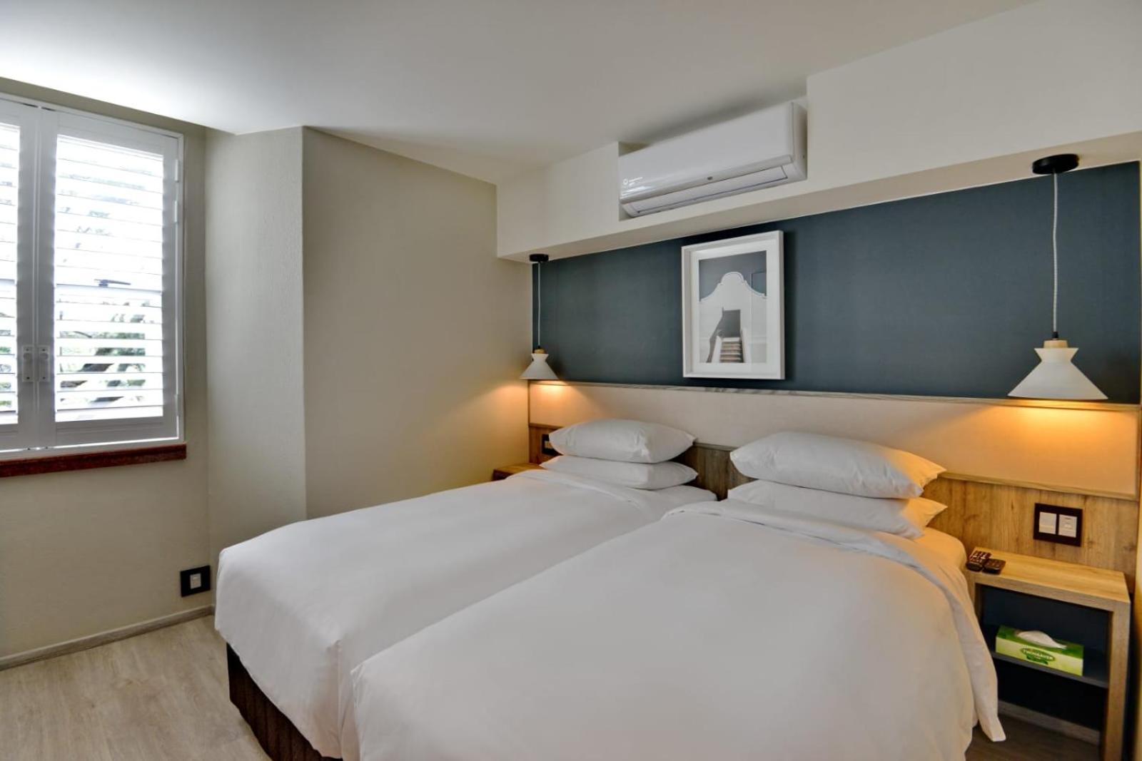 Twin Room - Non-Smoking photo 1