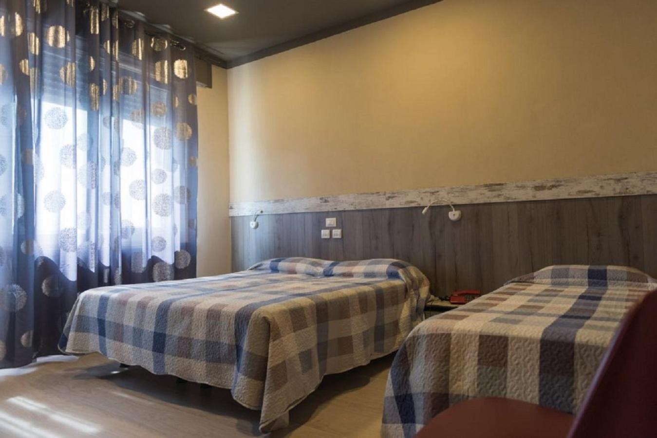 Quadruple Room - Photo 1