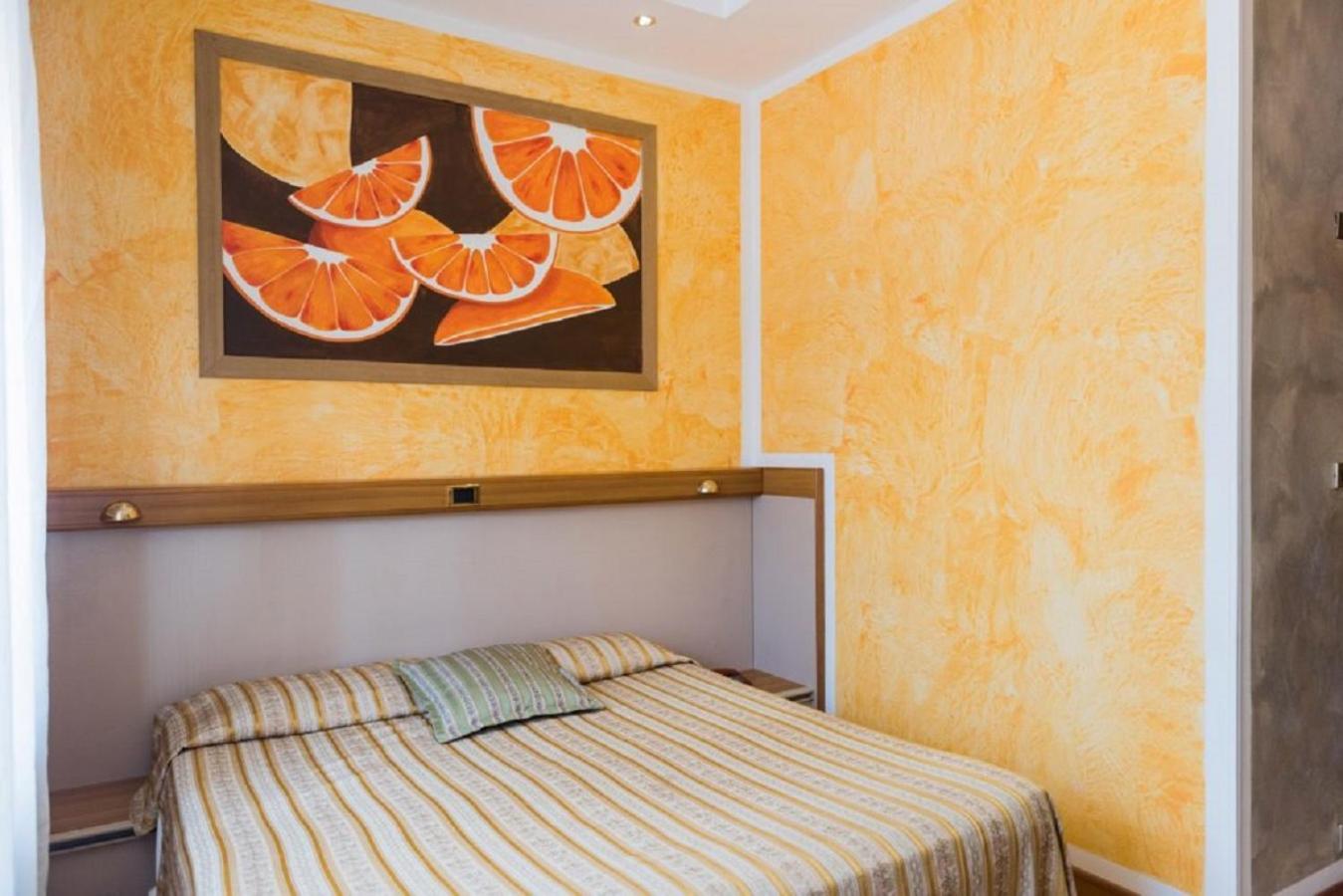 Double or Twin Room - Photo 7