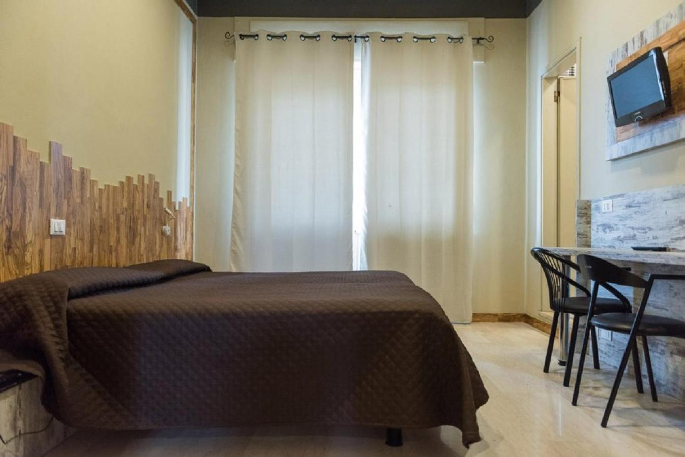 Double or Twin Room - Photo 12