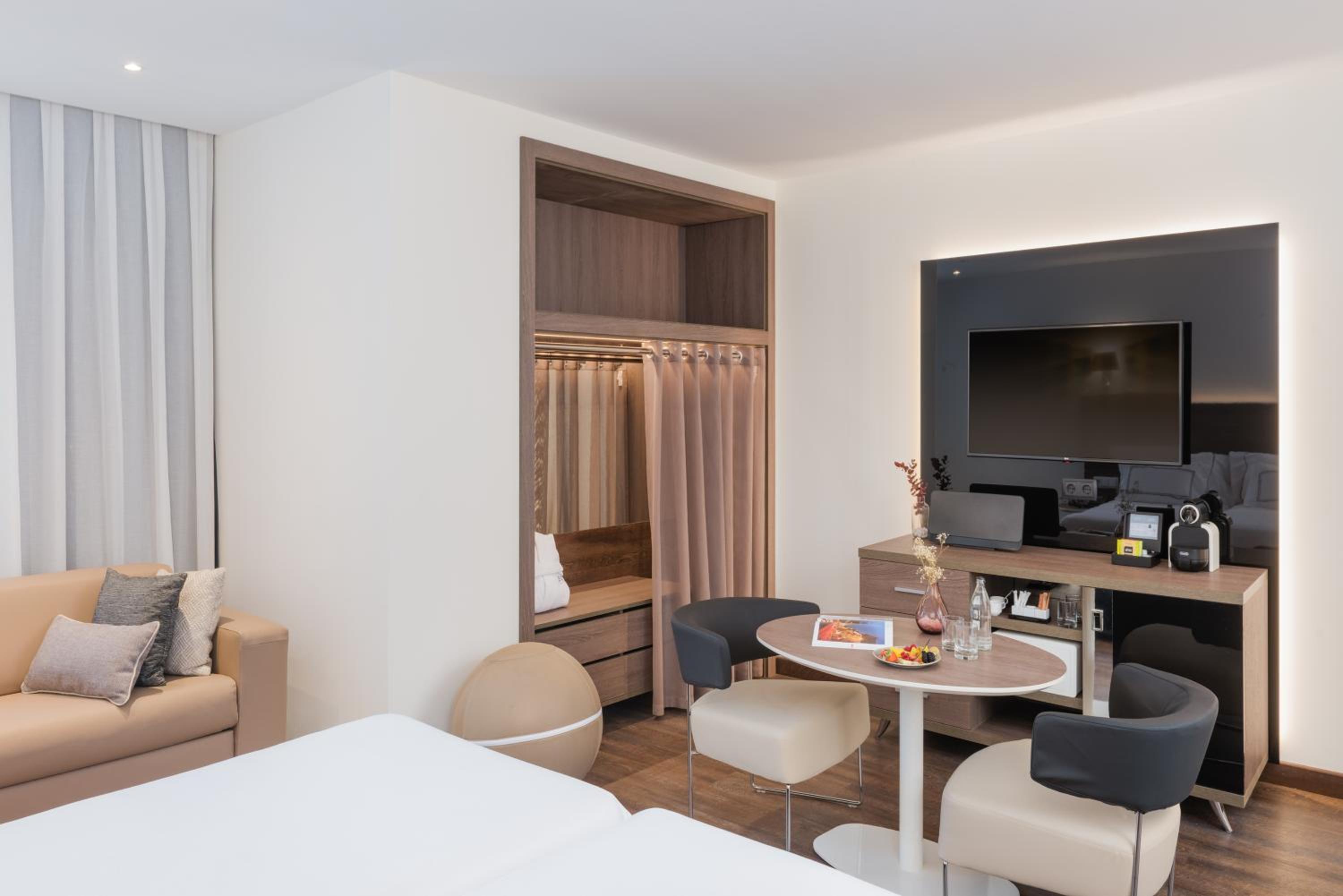 The Level Premium Room