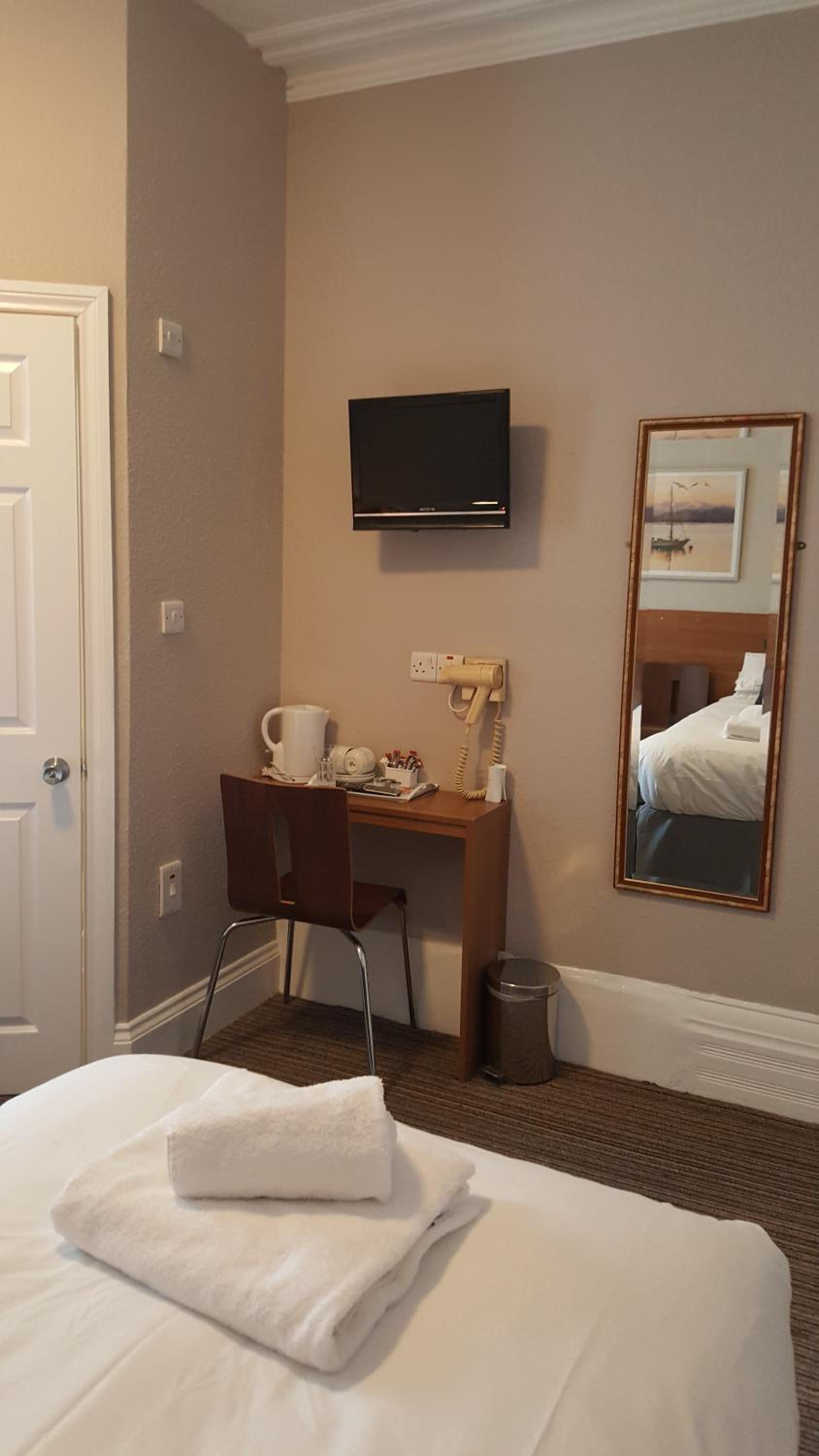 Standard Twin Room photo 2