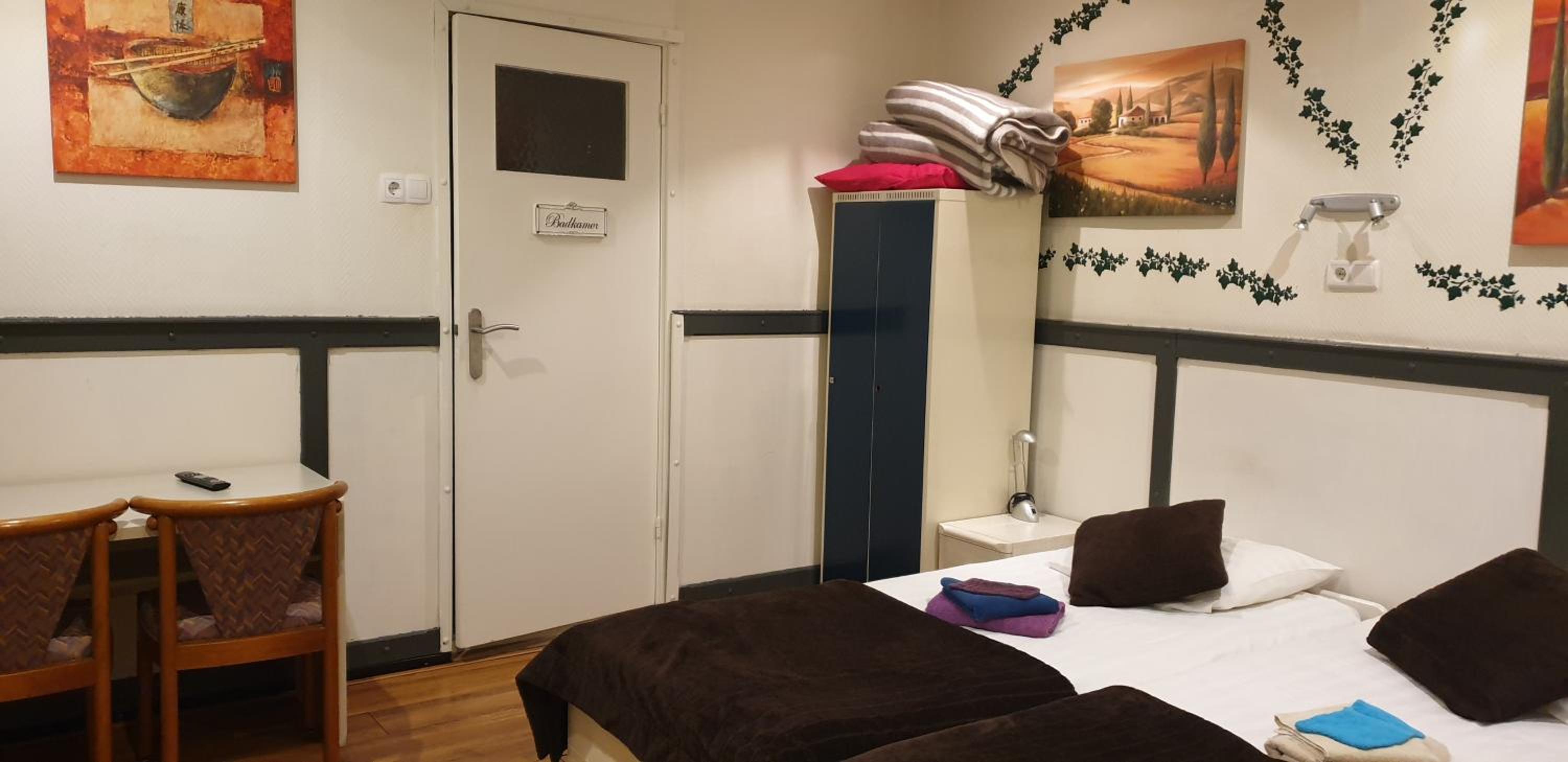 Budget Twin Room photo 3