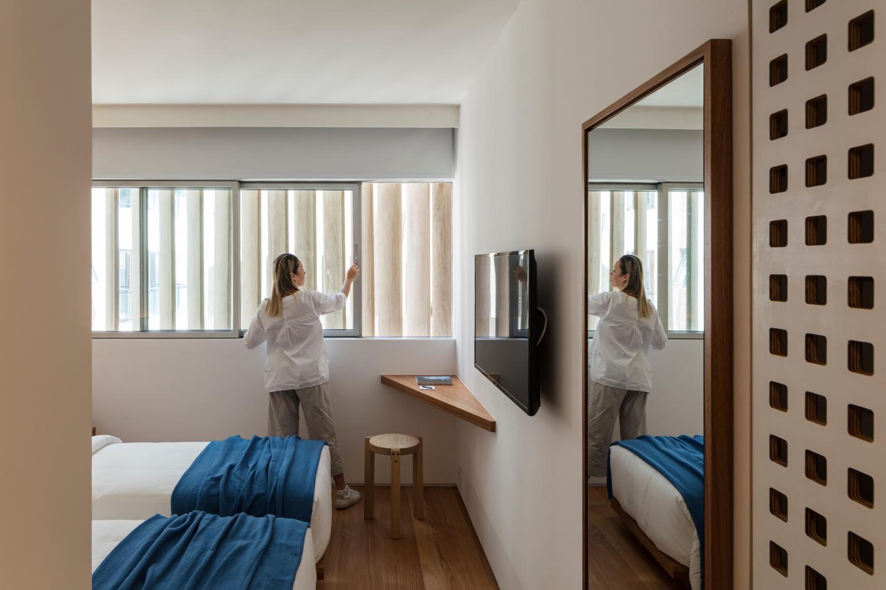 Small room with internal view - Photo 4