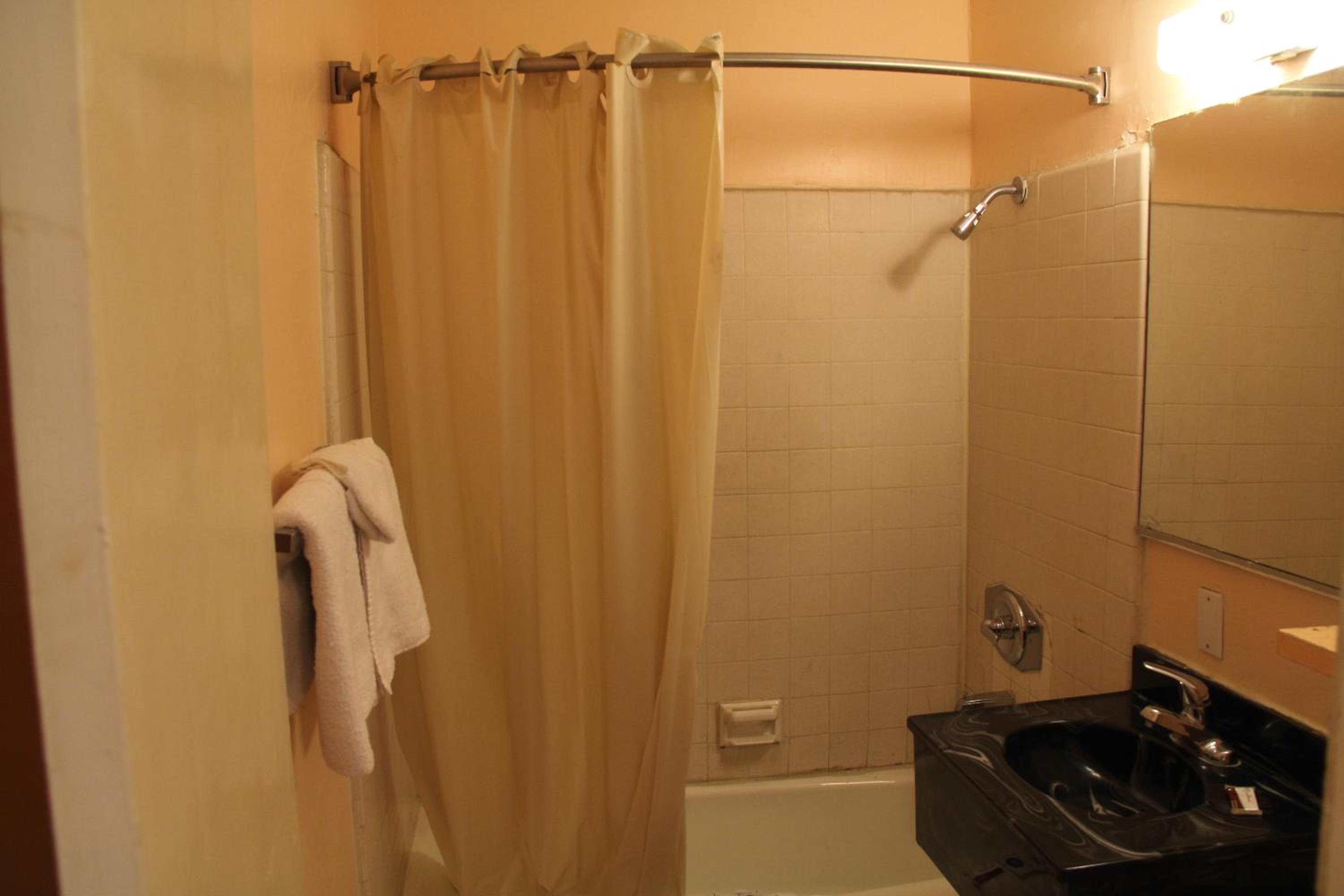 Double Room with Two Double Beds - Photo 8
