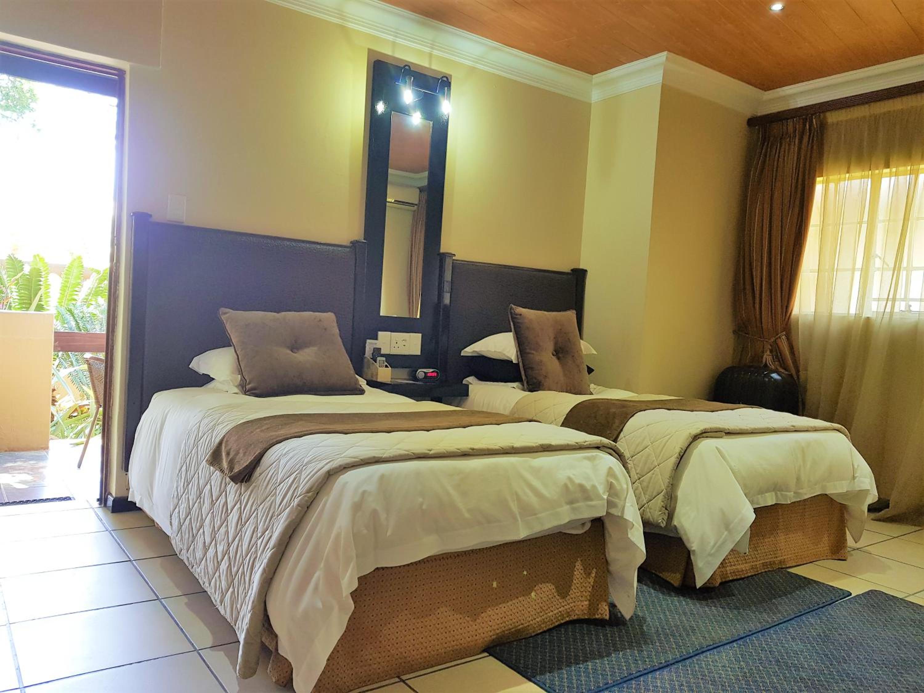 Standard Twin Room with Garden View photo 1