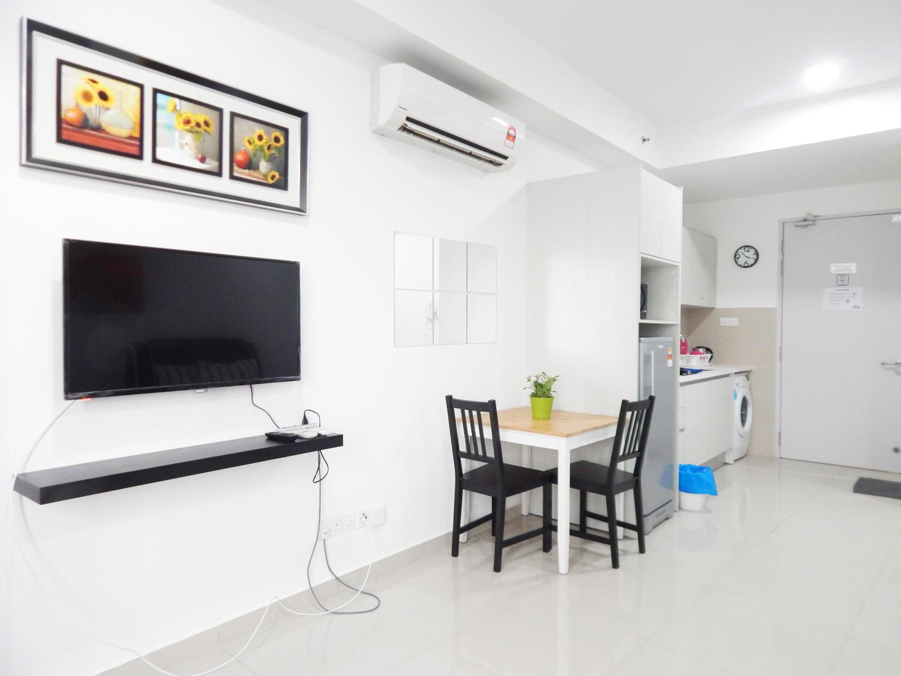 Studio Apartment photo 1