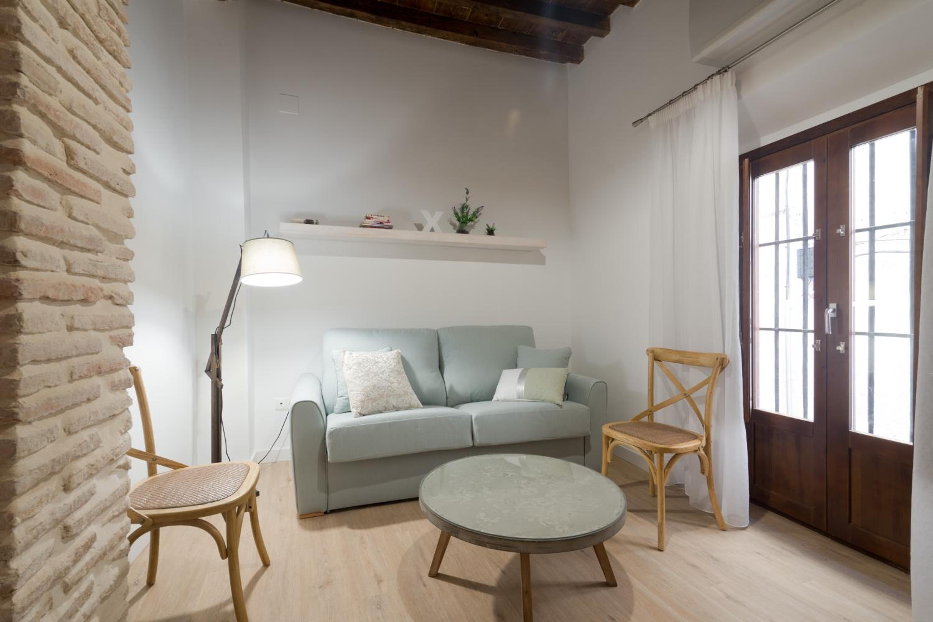 One-Bedroom Apartment - Photo 3