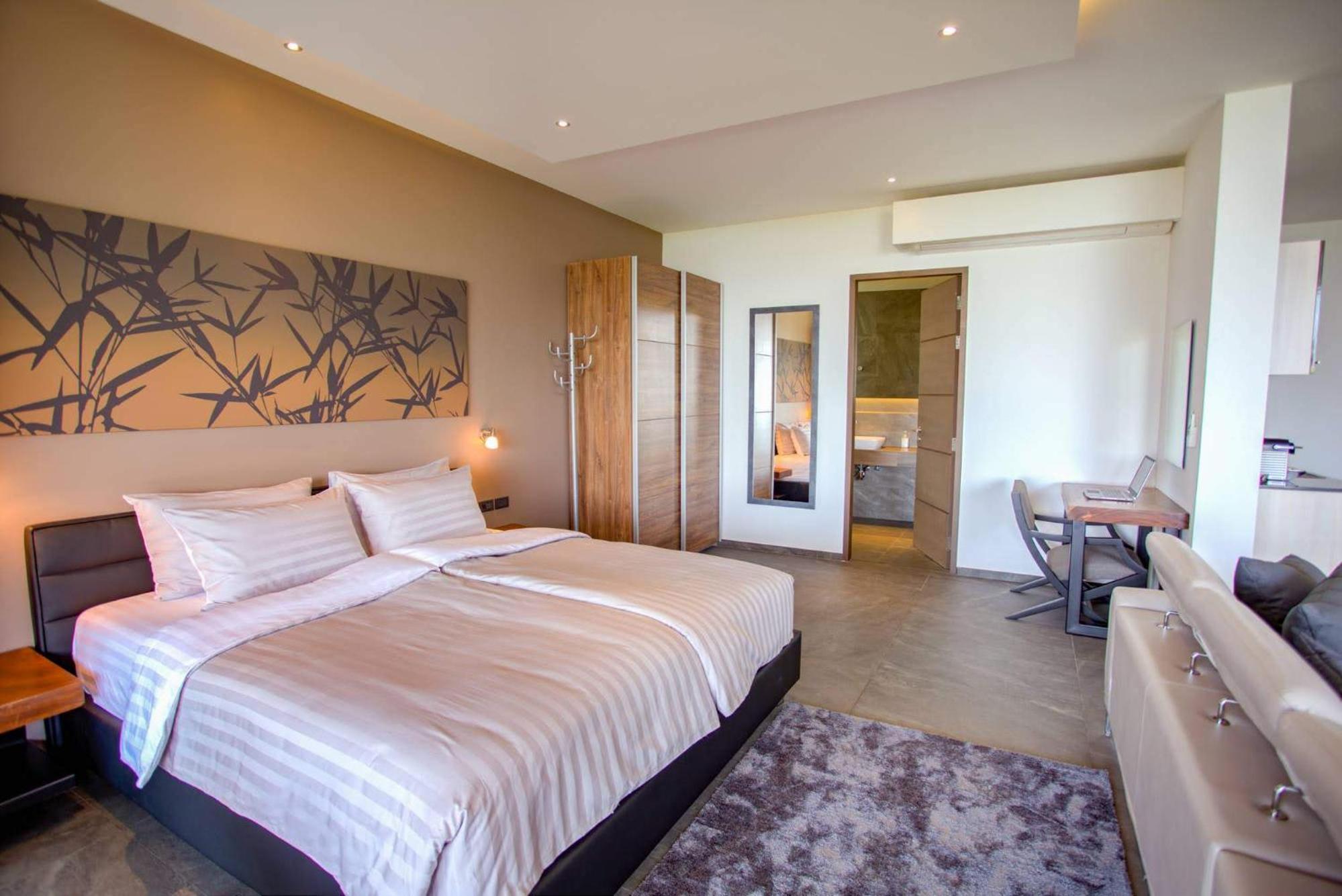Studio Apartment - Photo 4