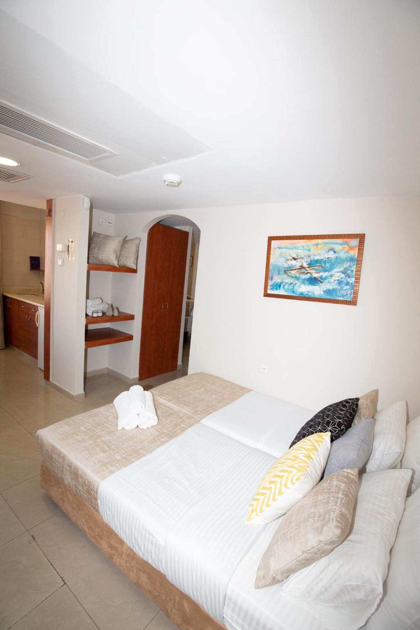 King Suite with Balcony photo 1