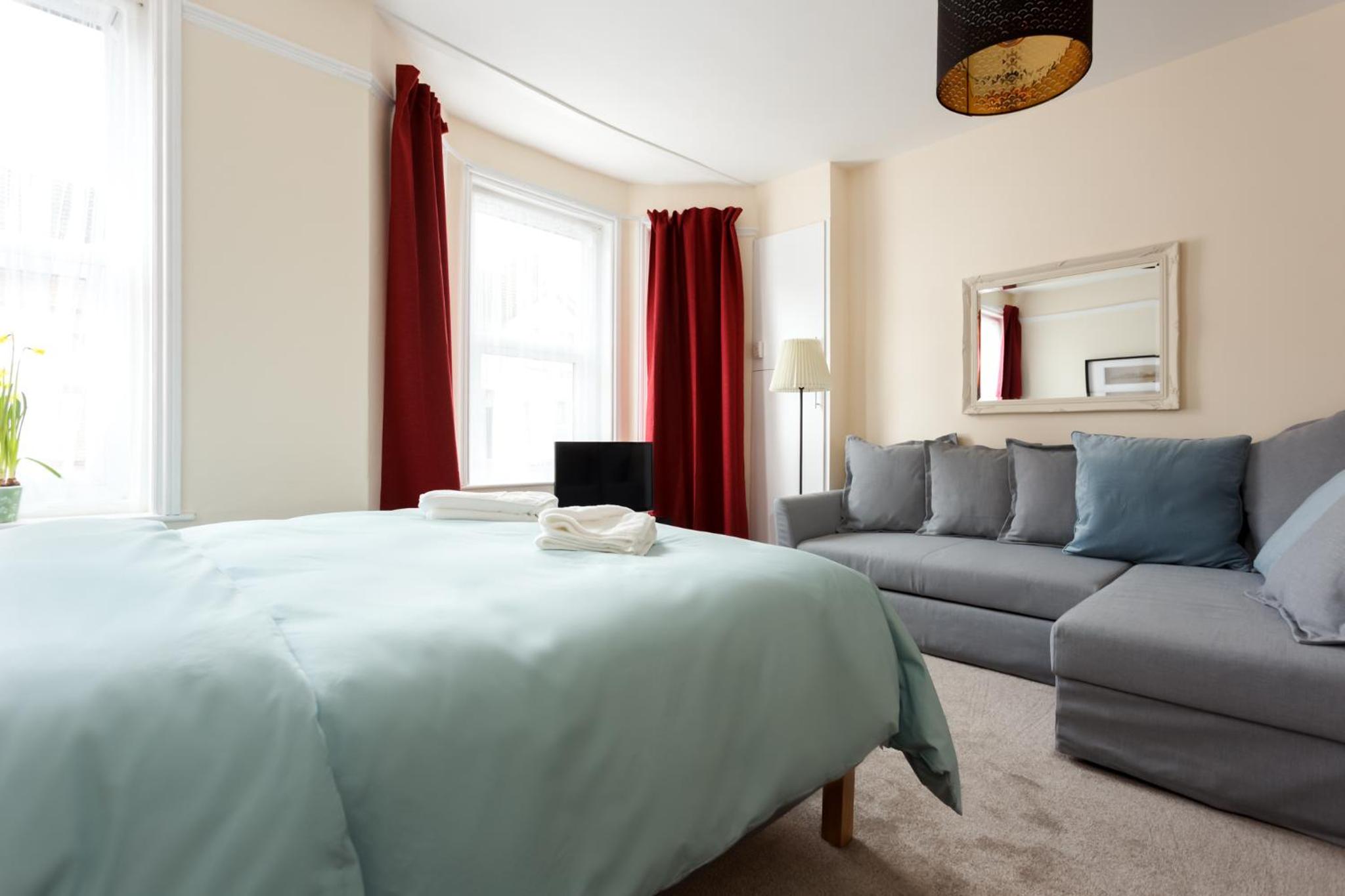 One-Bedroom Apartment - Photo 13