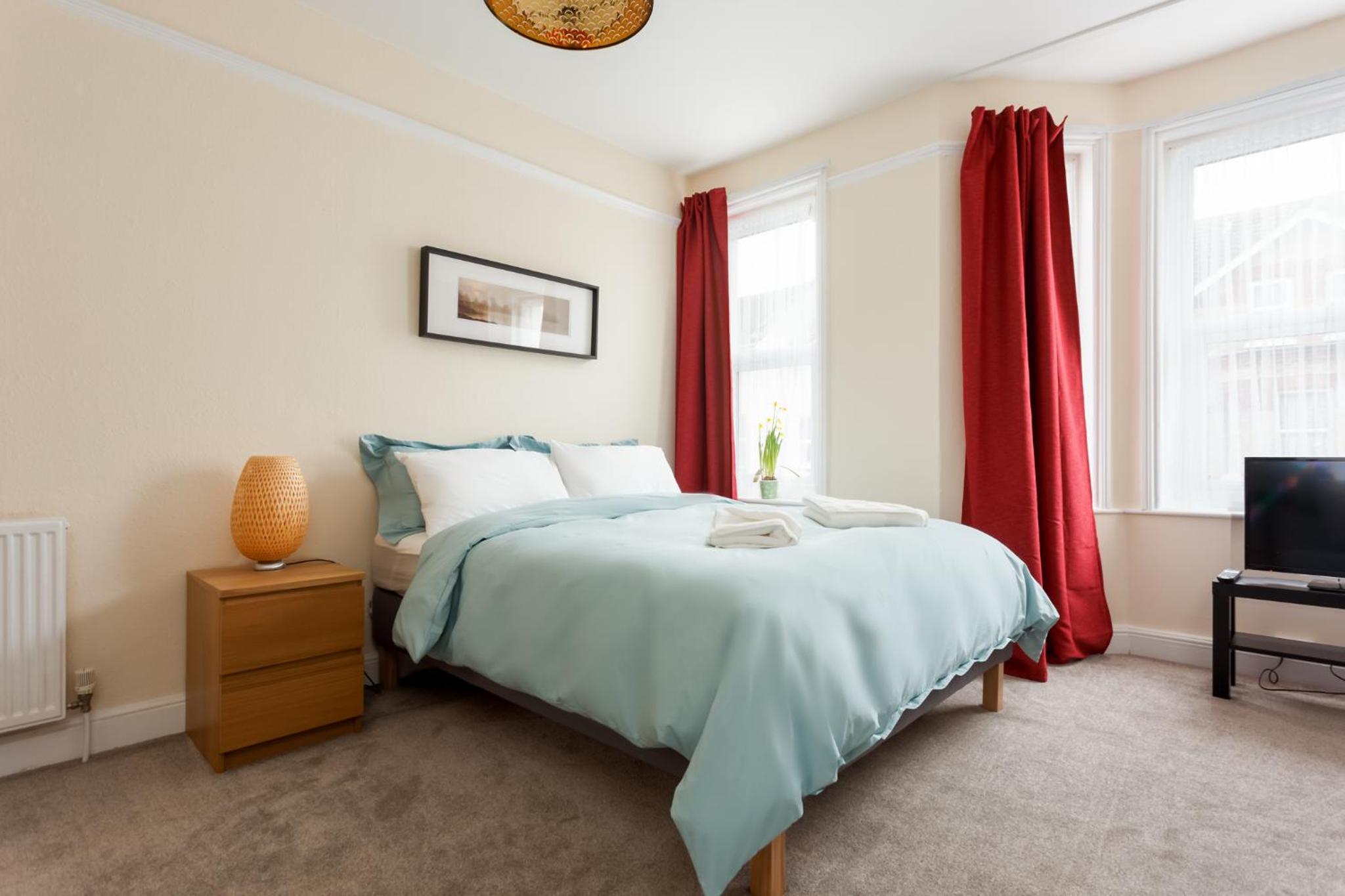 One-Bedroom Apartment - Photo 1