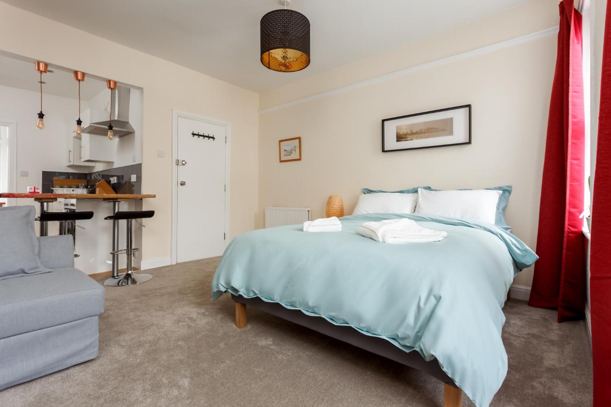 One-Bedroom Apartment - Photo 15