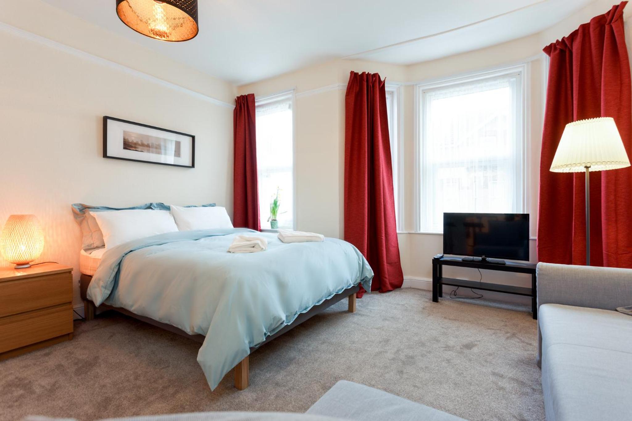One-Bedroom Apartment - Photo 16