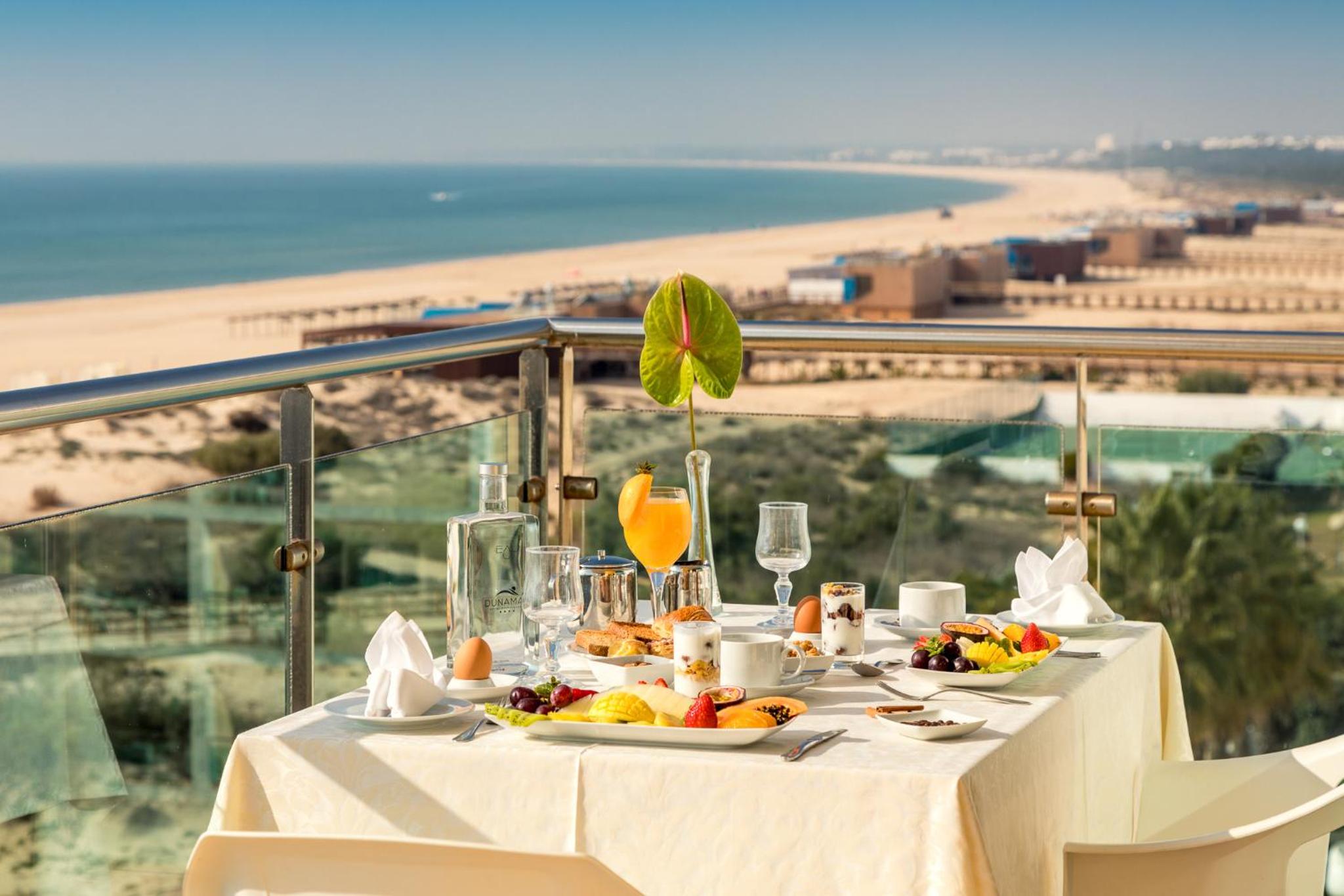 One-Bedroom Apartment with Sea View photo 3