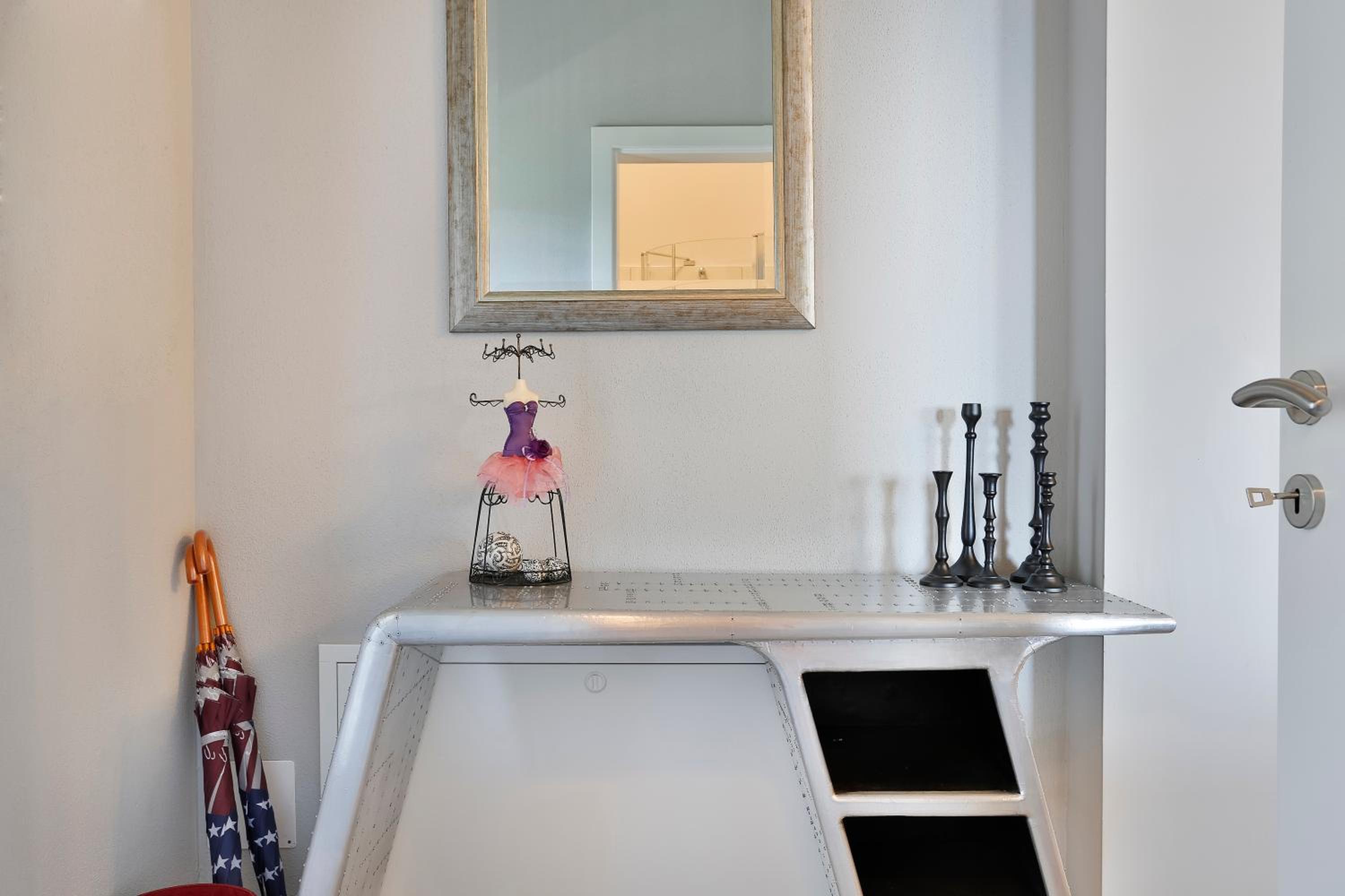 One-Bedroom Apartment with Balcony photo 3