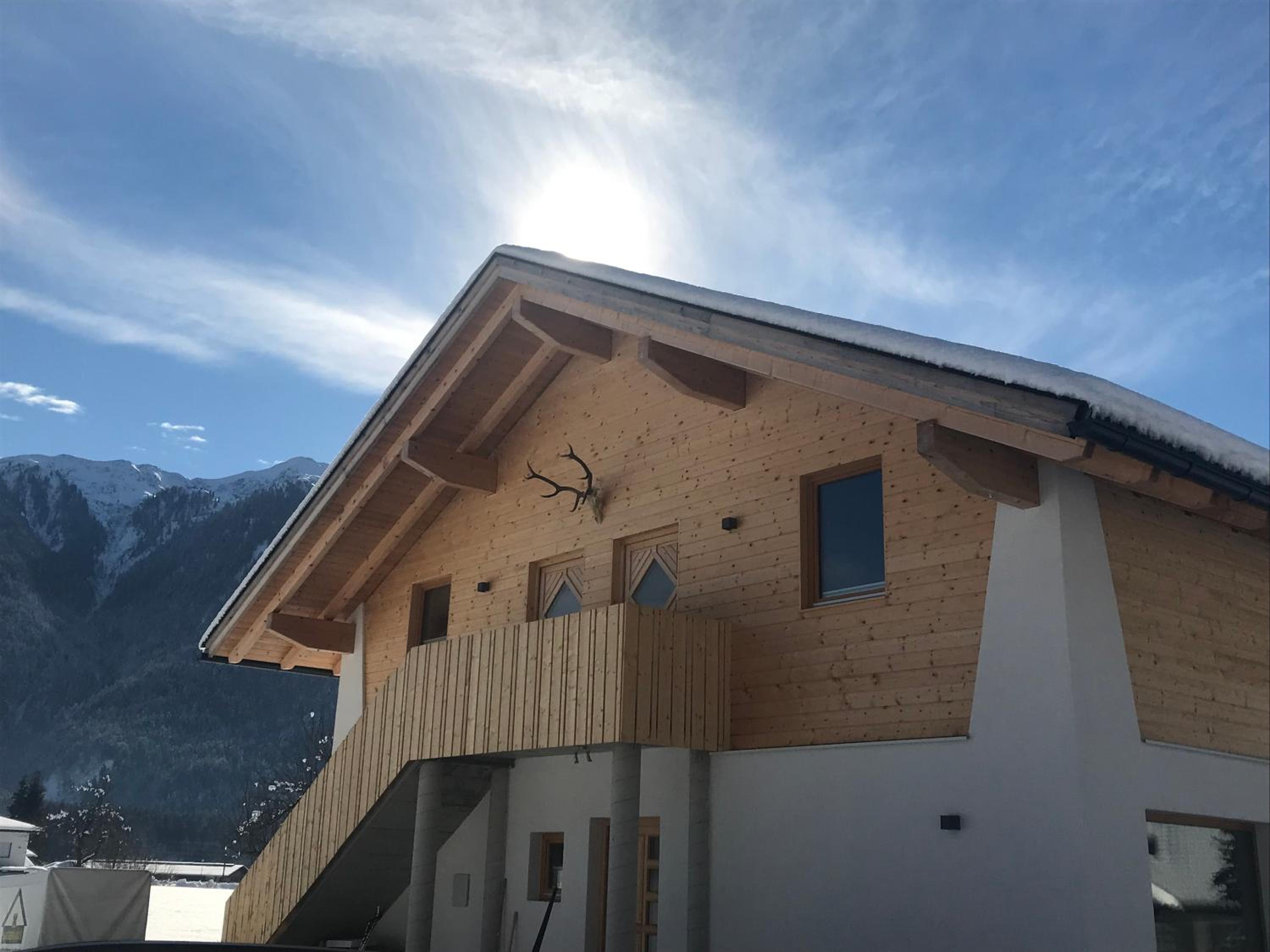 Apartment with Mountain View - Photo 4